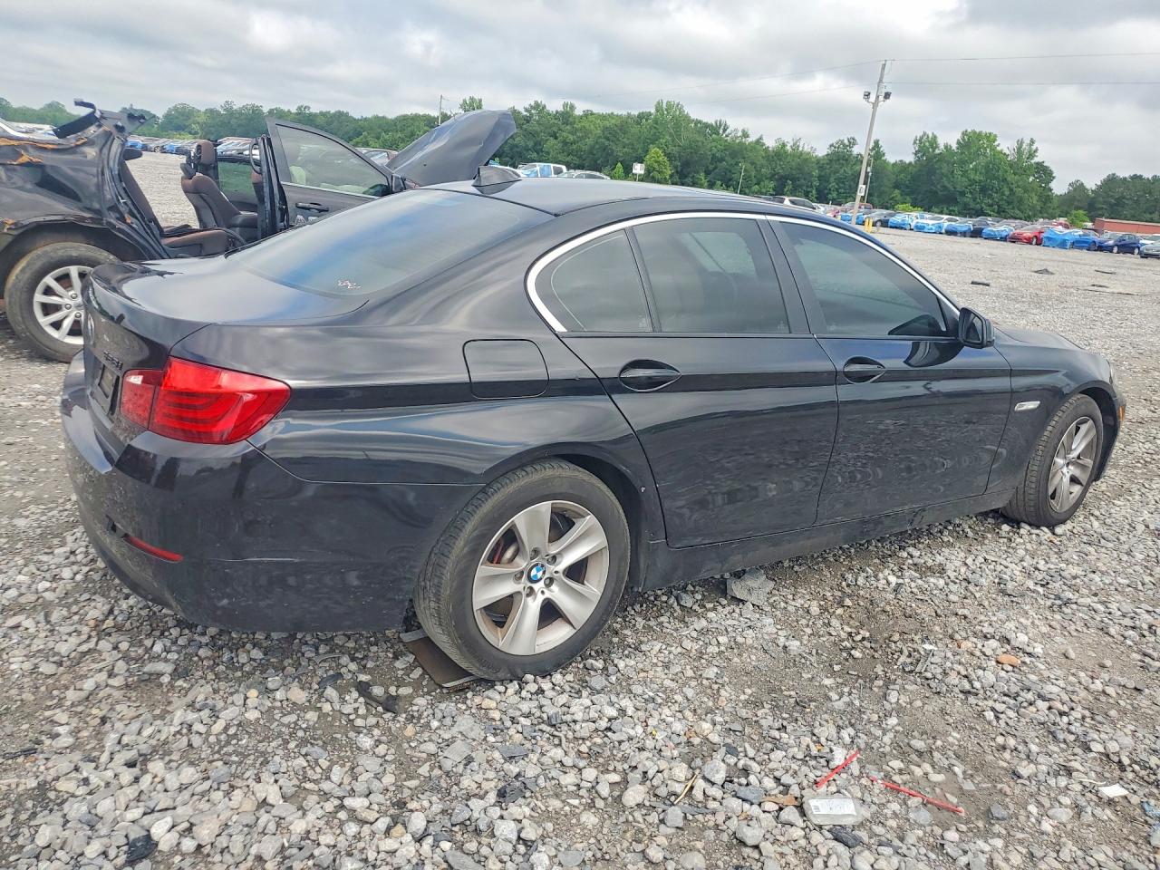 2011 Bmw 528 I Черный vin: WBAFR1C59BC750380