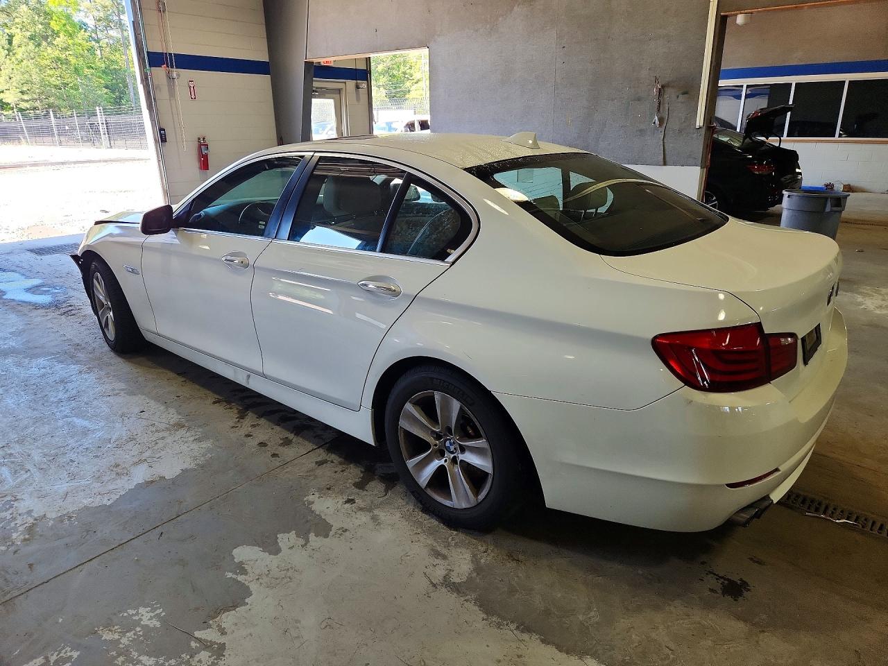 2011 Bmw 528 I White vin: WBAFR1C59BC750511