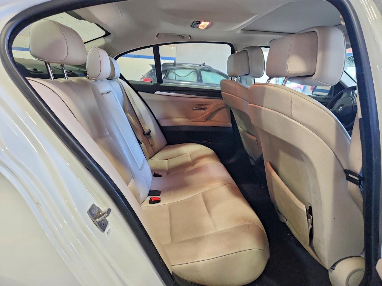2011 Bmw 528 I White vin: WBAFR1C59BC750511