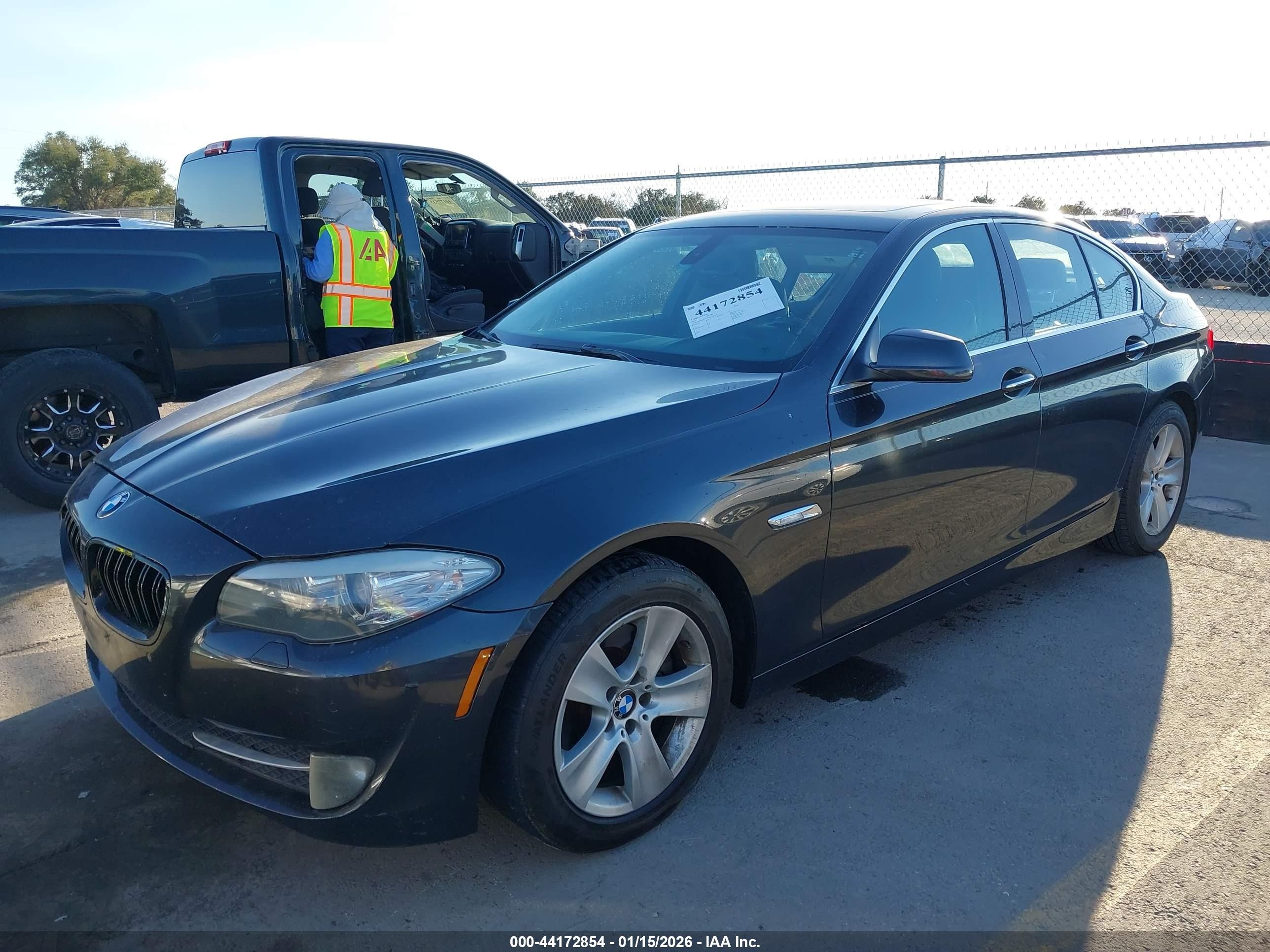 2011 Bmw 528i   Серый vin: WBAFR1C5XBC737508