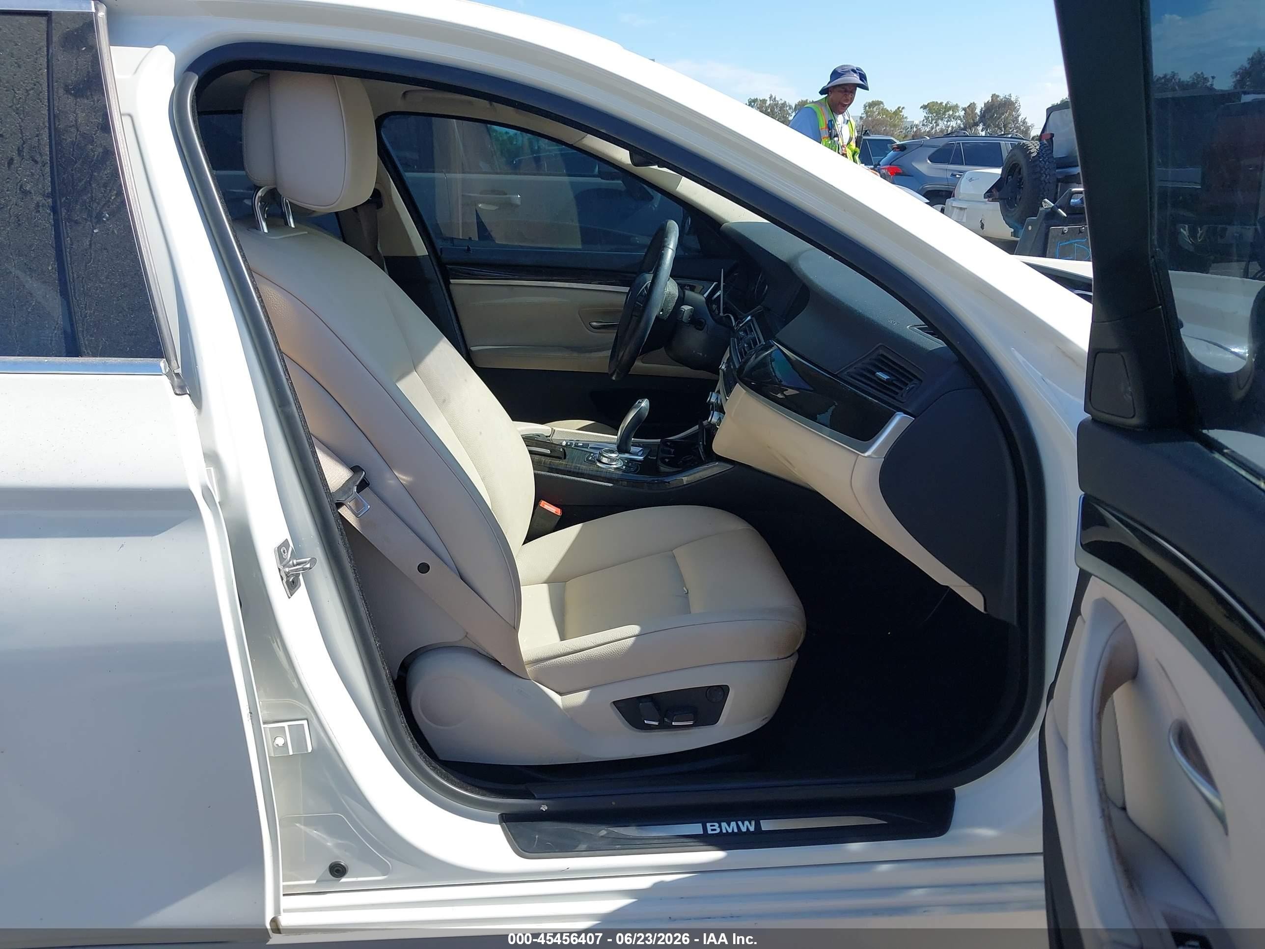 2011 Bmw 528i White vin: WBAFR1C5XBC748377
