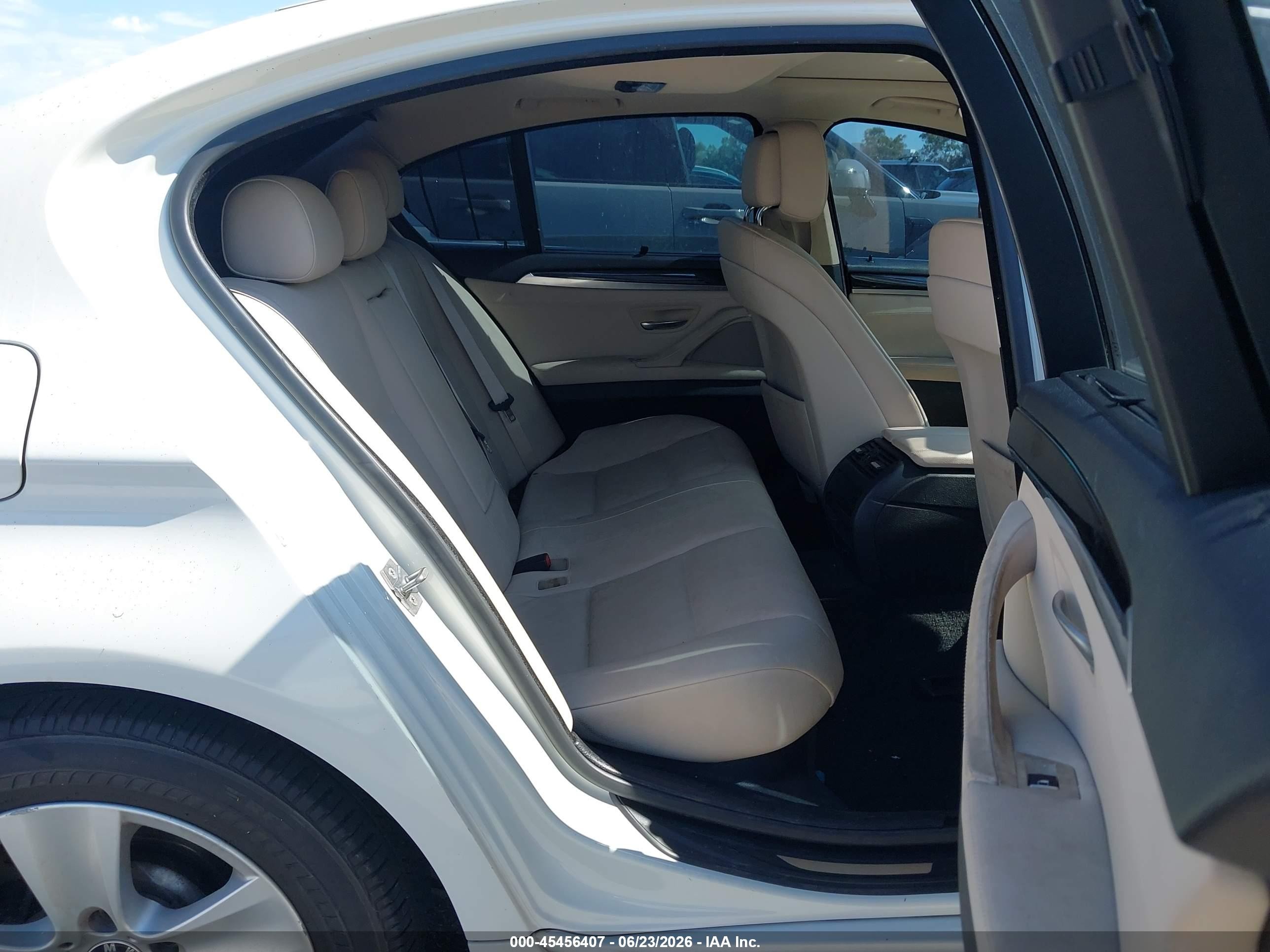 2011 Bmw 528i   White vin: WBAFR1C5XBC748377