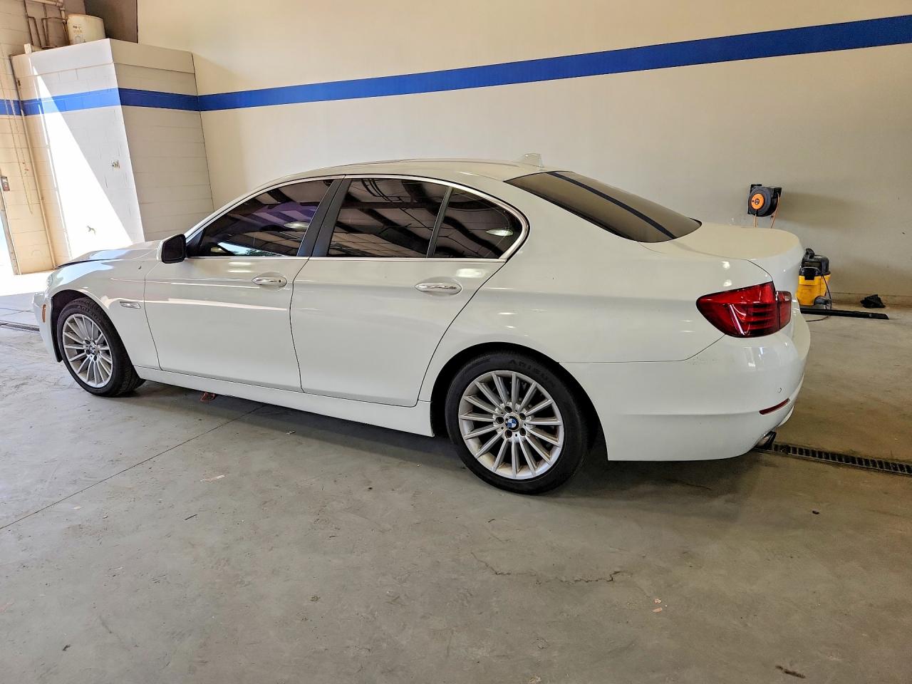 2012 Bmw 535 I White vin: WBAFR7C50CC814195