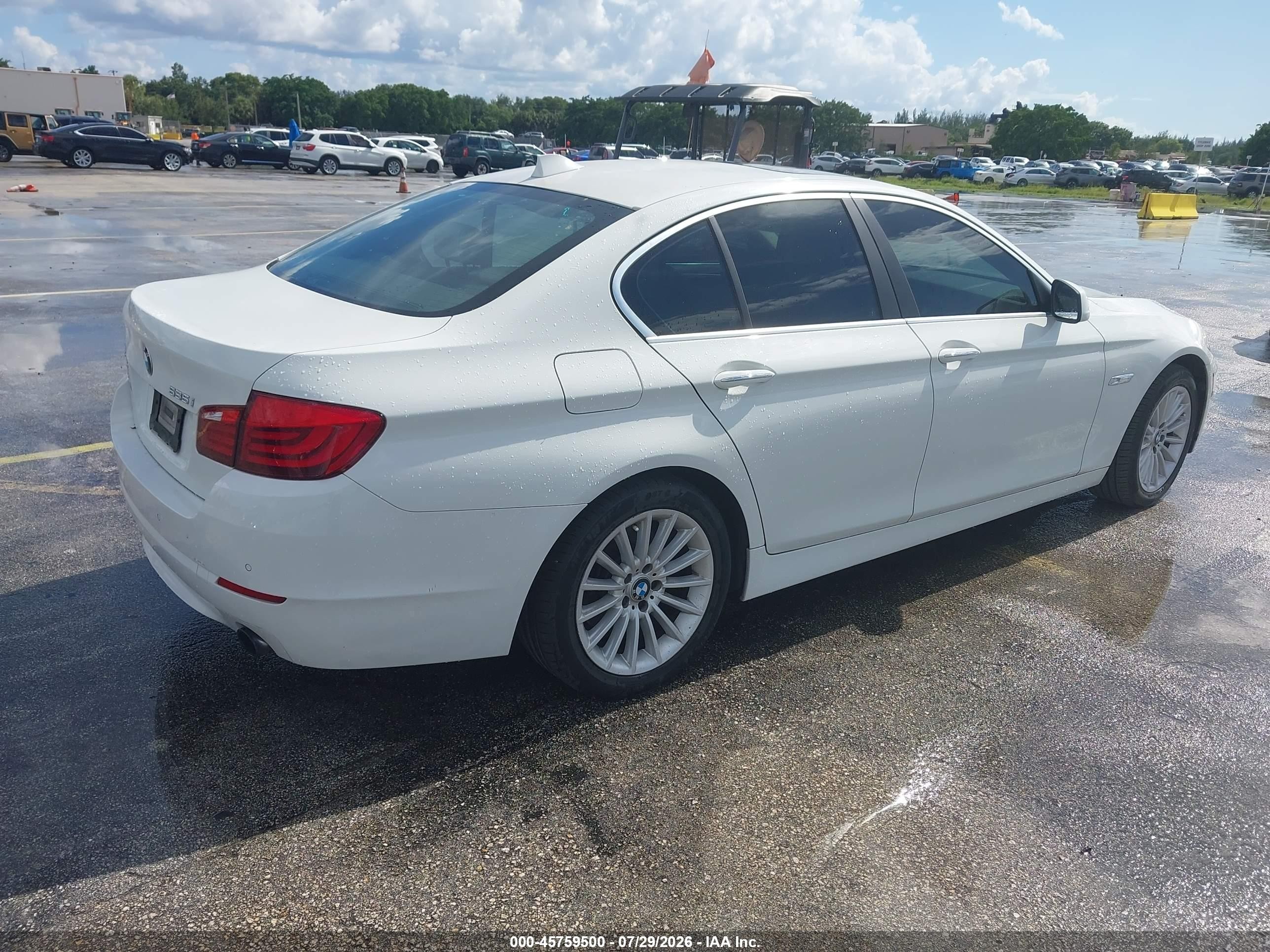 2012 Bmw 535i Белый vin: WBAFR7C51CC810012