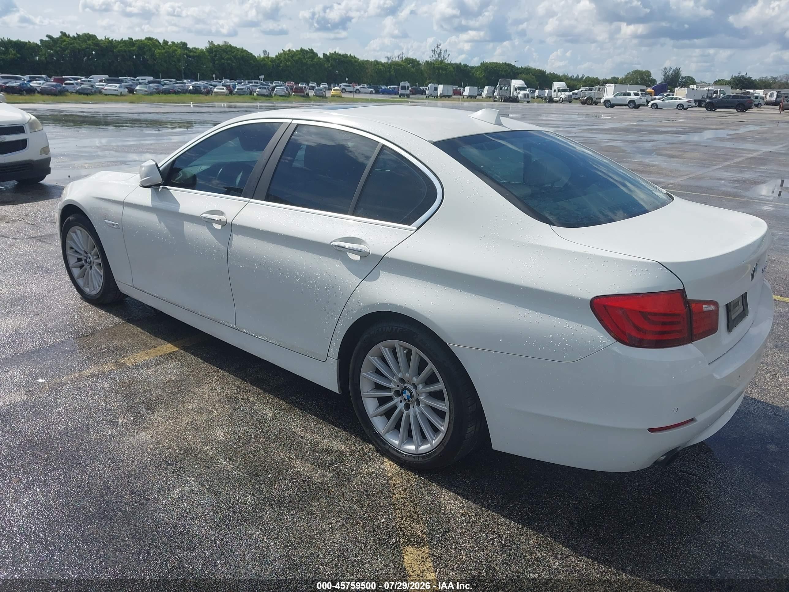 2012 Bmw 535i Белый vin: WBAFR7C51CC810012