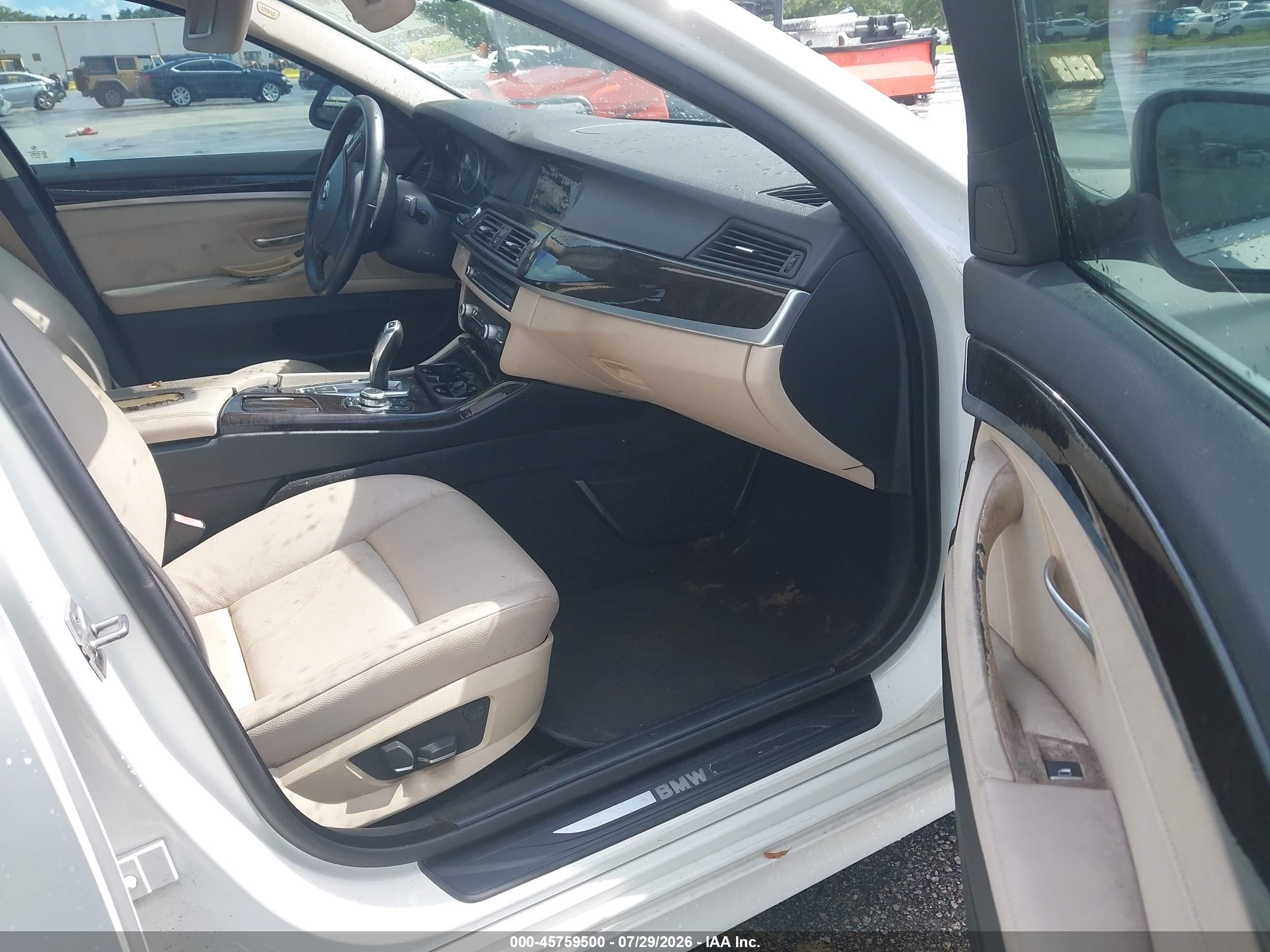 2012 Bmw 535i Белый vin: WBAFR7C51CC810012