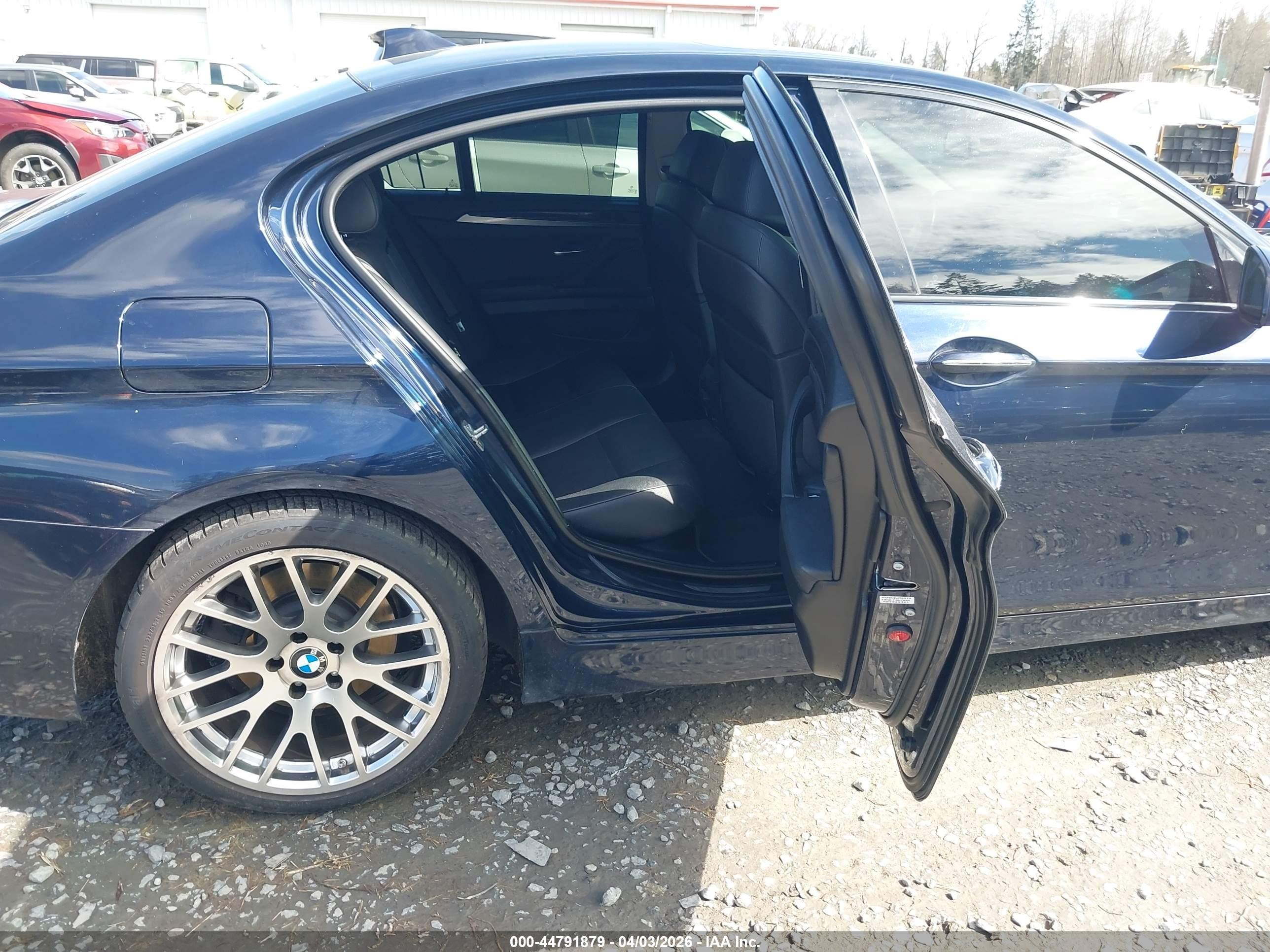 2011 Bmw 535i   Blue vin: WBAFR7C56BC602755