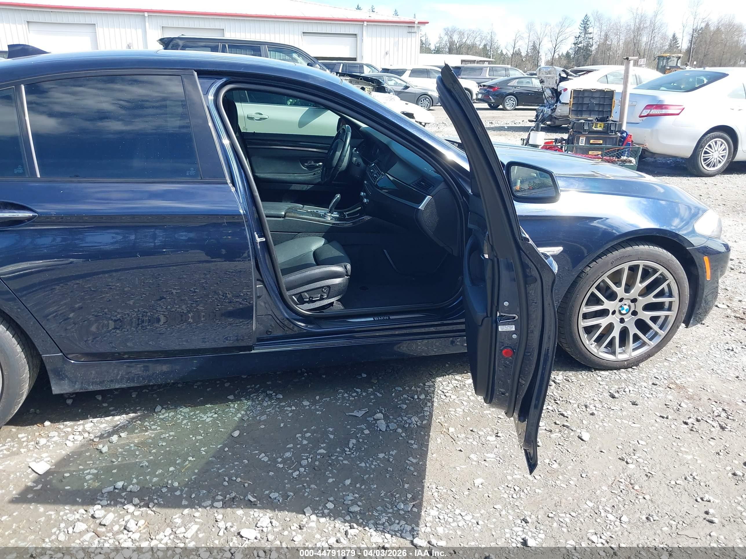 2011 Bmw 535i   Blue vin: WBAFR7C56BC602755