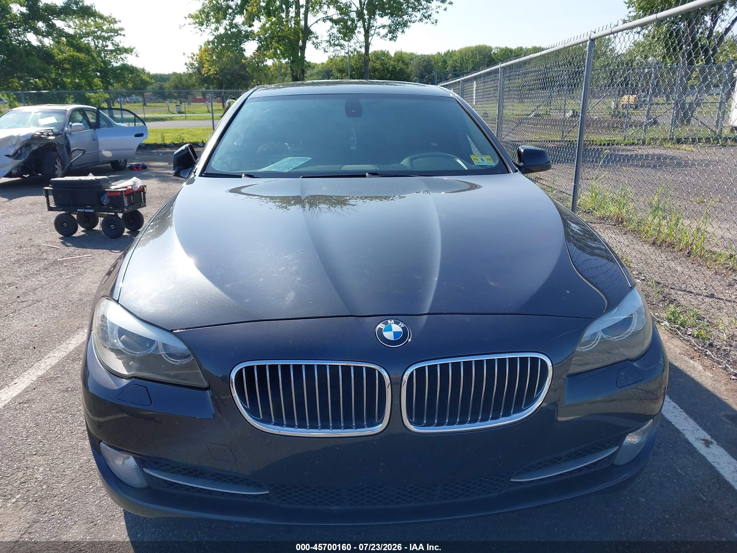 2011 Bmw 535i   Серый vin: WBAFR7C57BC602831