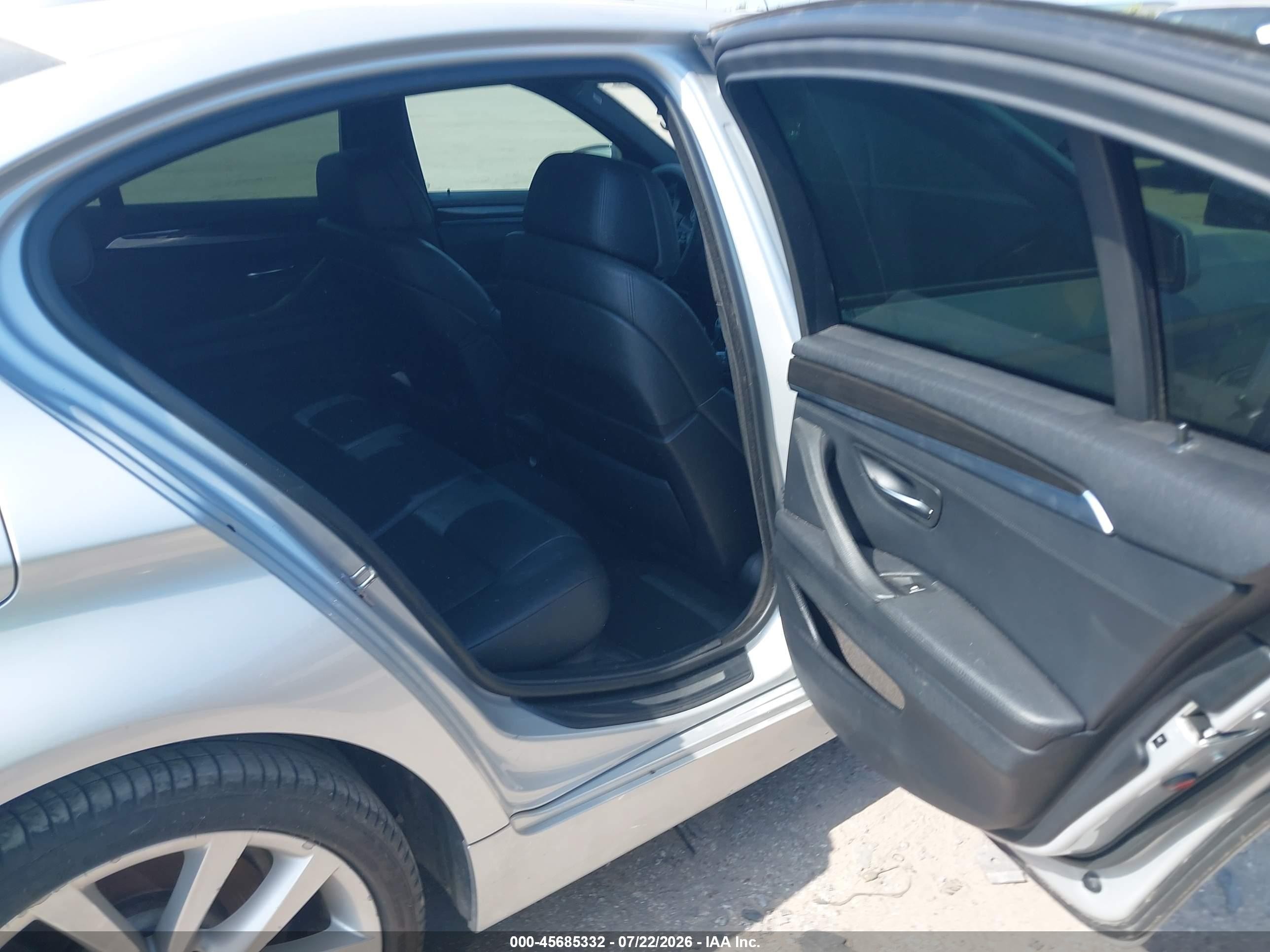 2012 Bmw 535i   Silver vin: WBAFR7C57CC814551