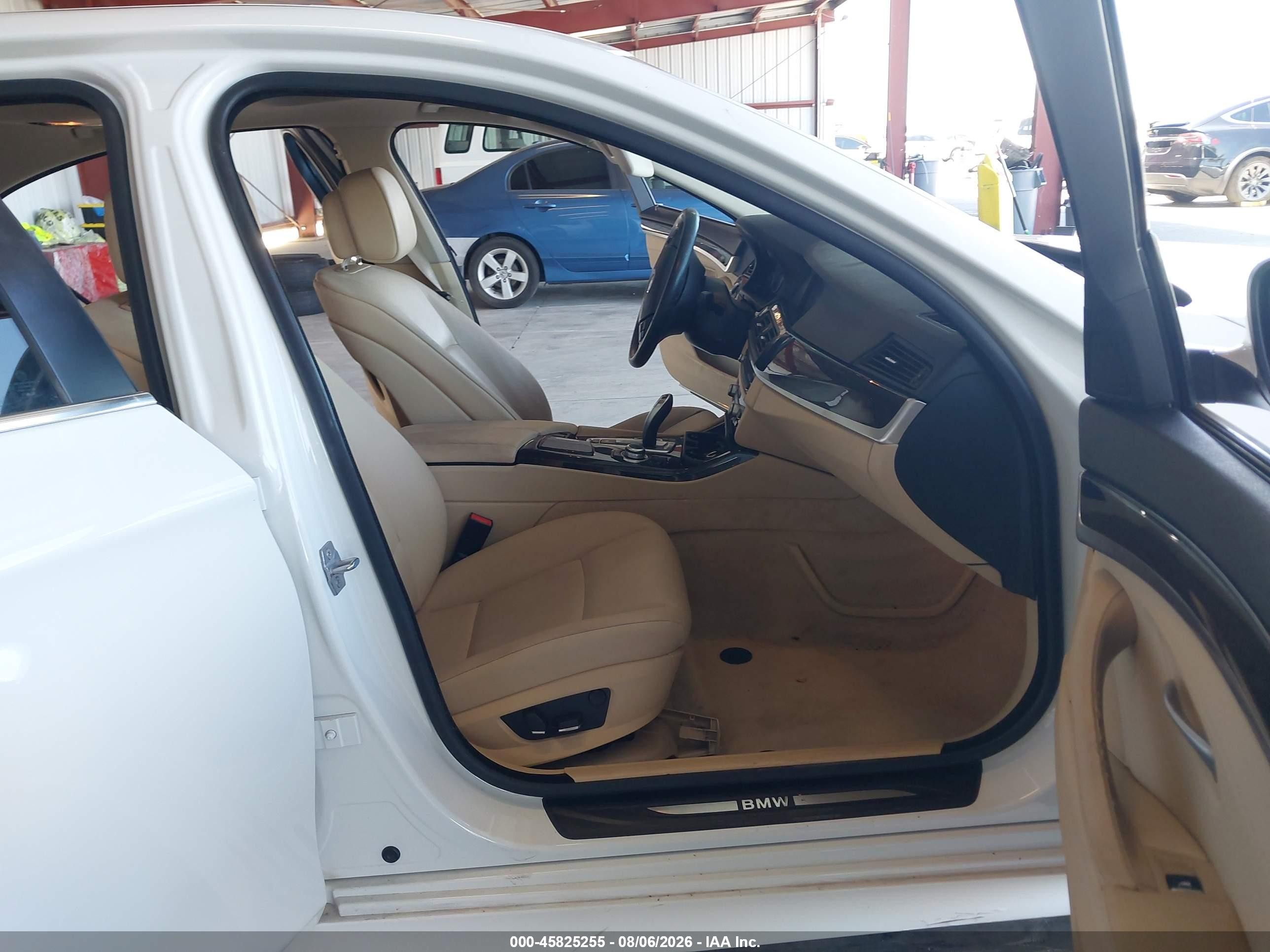 2013 Bmw 535i   White vin: WBAFR7C57DC826085