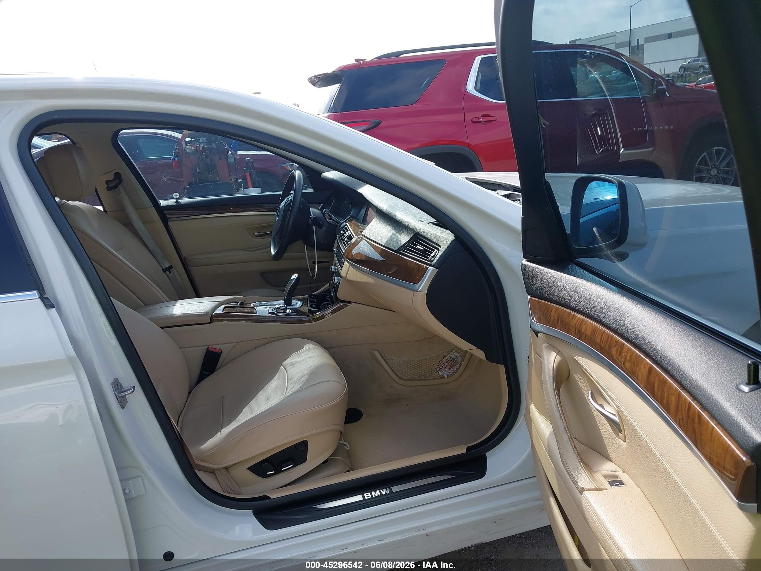 2013 Bmw 535i   White vin: WBAFR7C58DC824362
