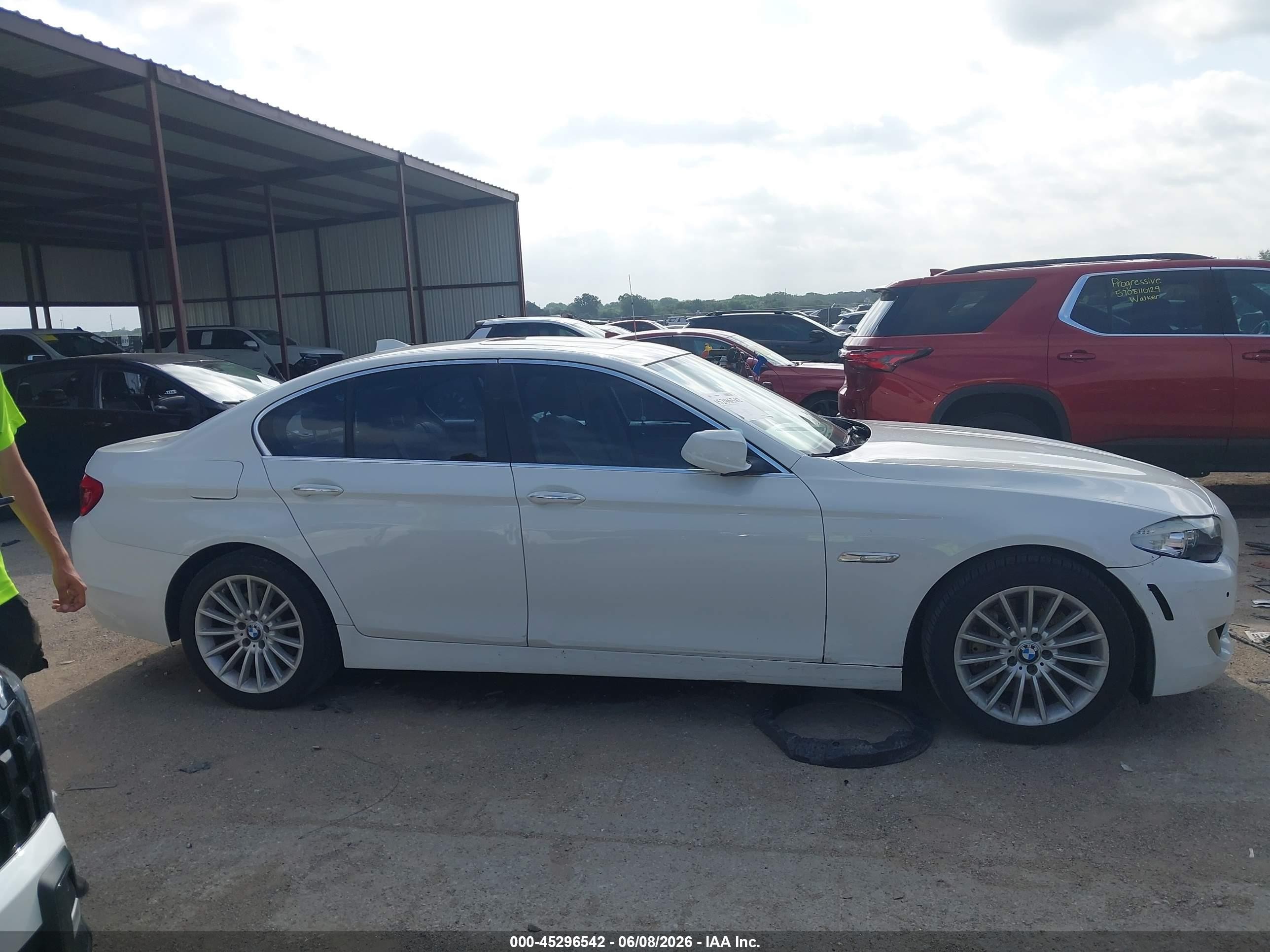2013 Bmw 535i   White vin: WBAFR7C58DC824362