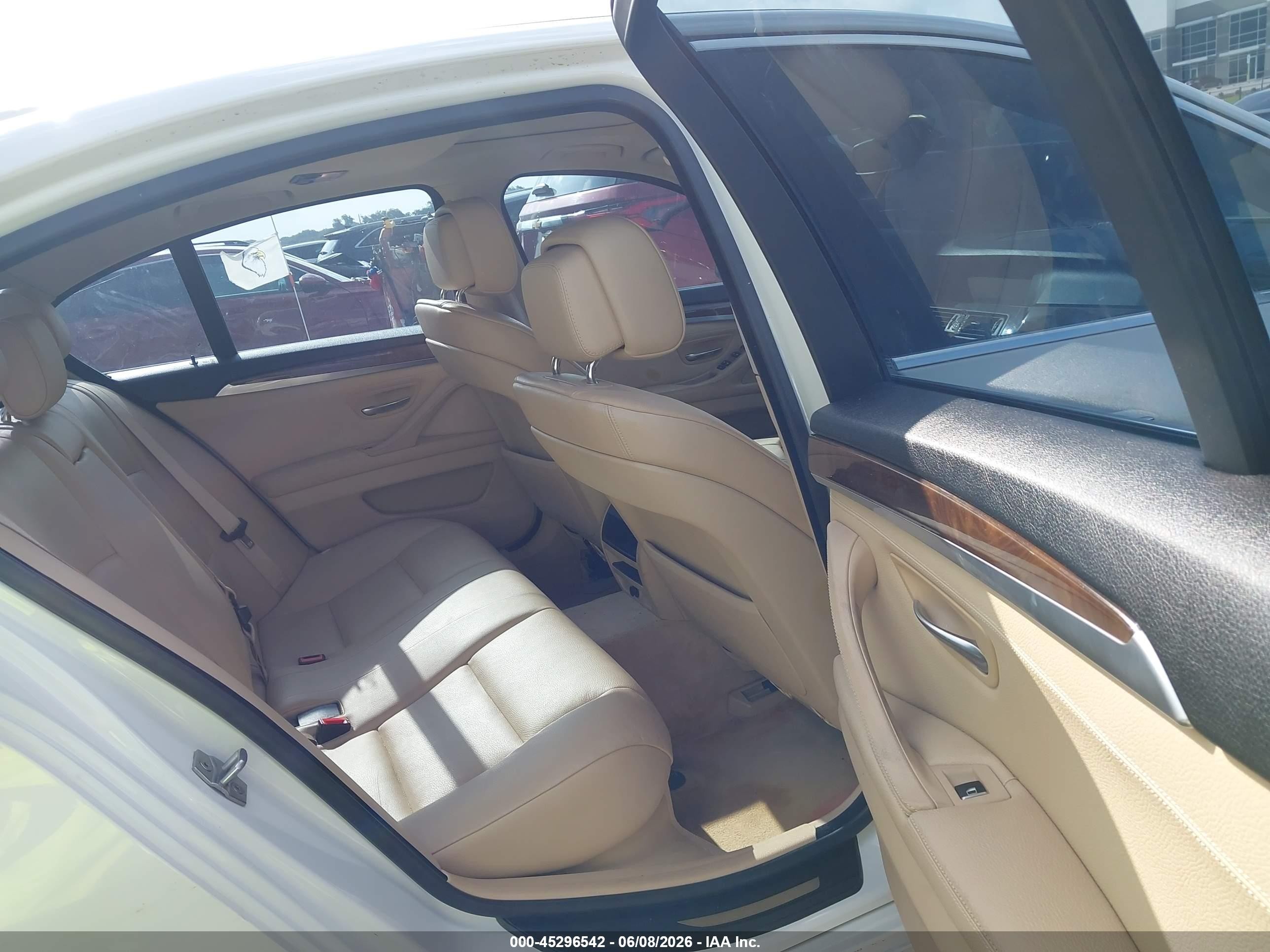 2013 Bmw 535i   White vin: WBAFR7C58DC824362