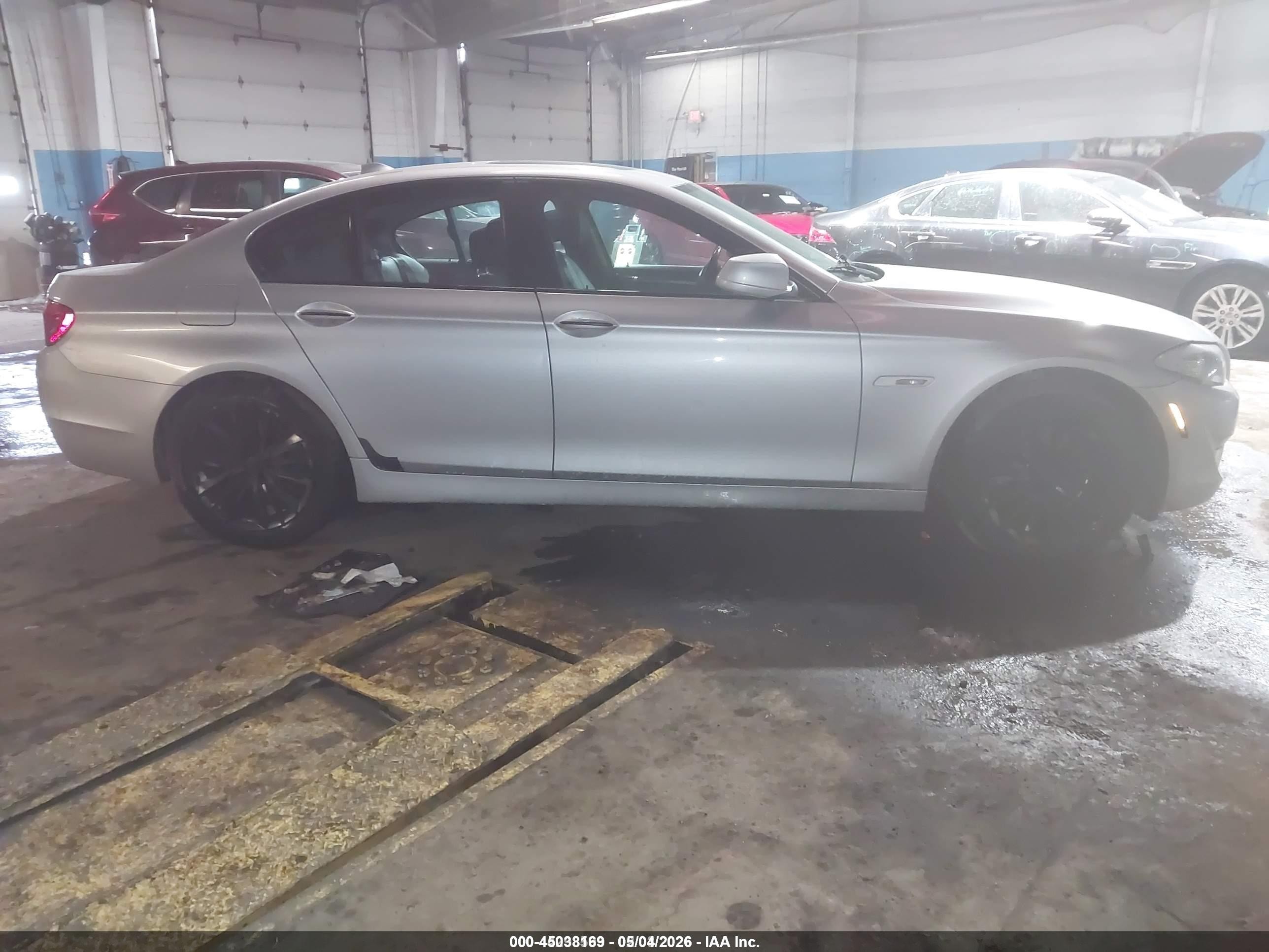 2011 Bmw 535i   Silver vin: WBAFR7C59BC602295