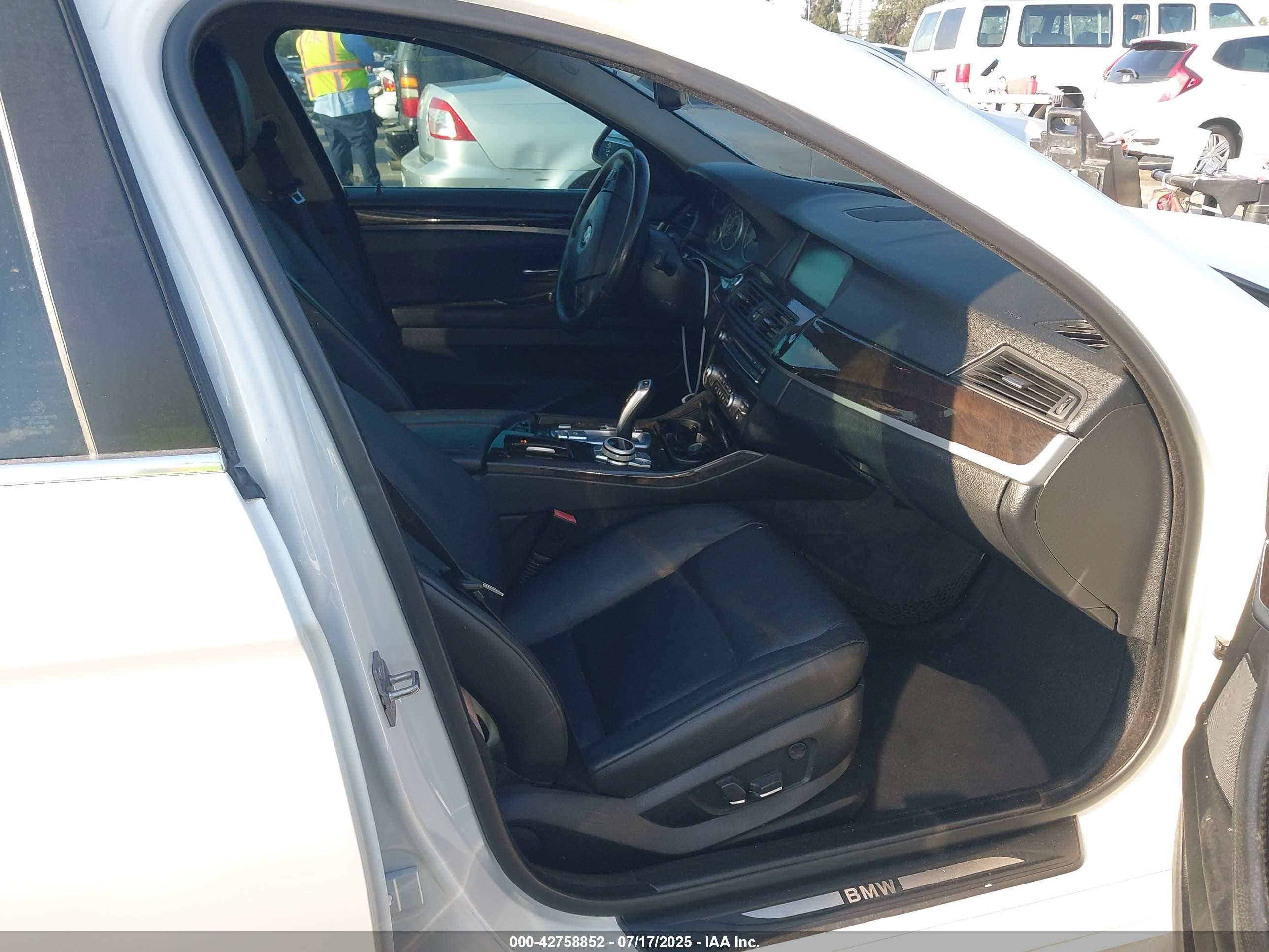 2012 Bmw 535i   White vin: WBAFR7C59CC815670