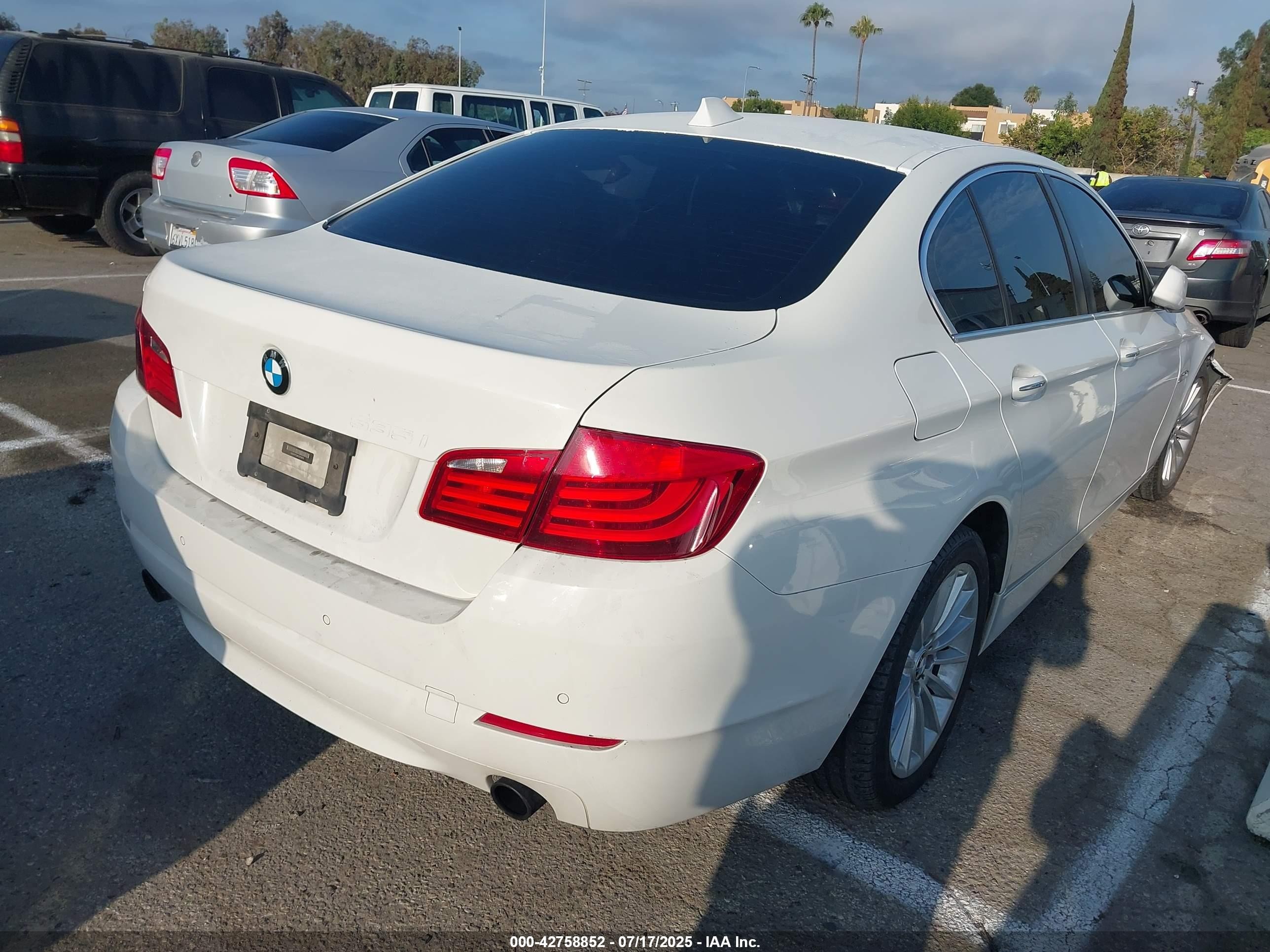 2012 Bmw 535i   White vin: WBAFR7C59CC815670