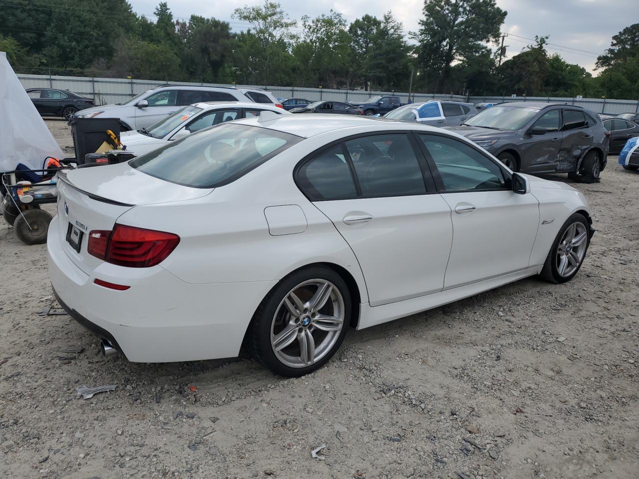 2013 Bmw 535 I Белый vin: WBAFR7C59DC817324 Damage: Rear Bumper/Cover, Scraped, 4 To 5 Inches