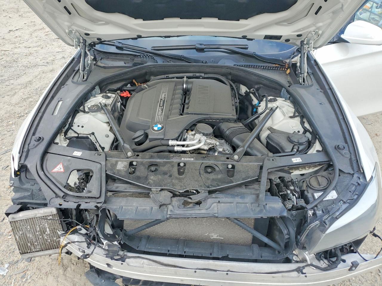 2013 Bmw 535 I Белый vin: WBAFR7C59DC817324