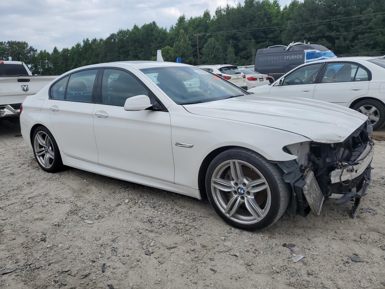 2013 Bmw 535 I Белый vin: WBAFR7C59DC817324 Damage: Hood, Dent(S) W/ Paint Dmg, 4 To 5 Inches