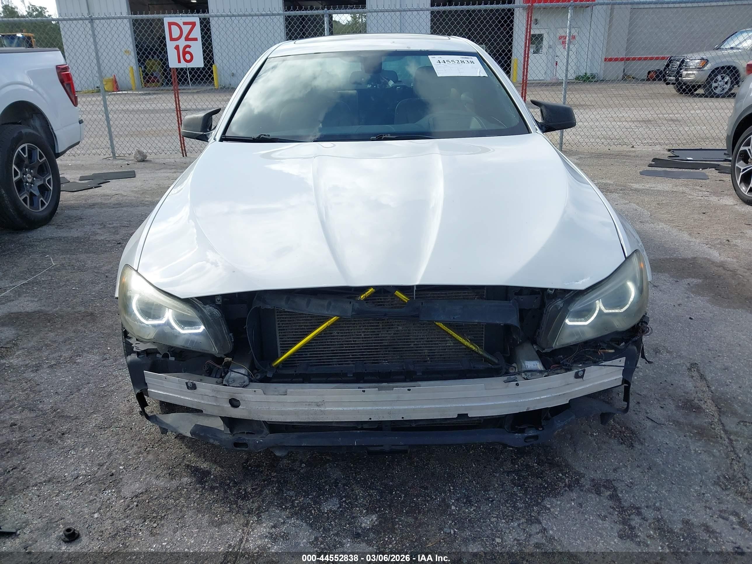 2013 Bmw 535i   White vin: WBAFR7C5XDC820376