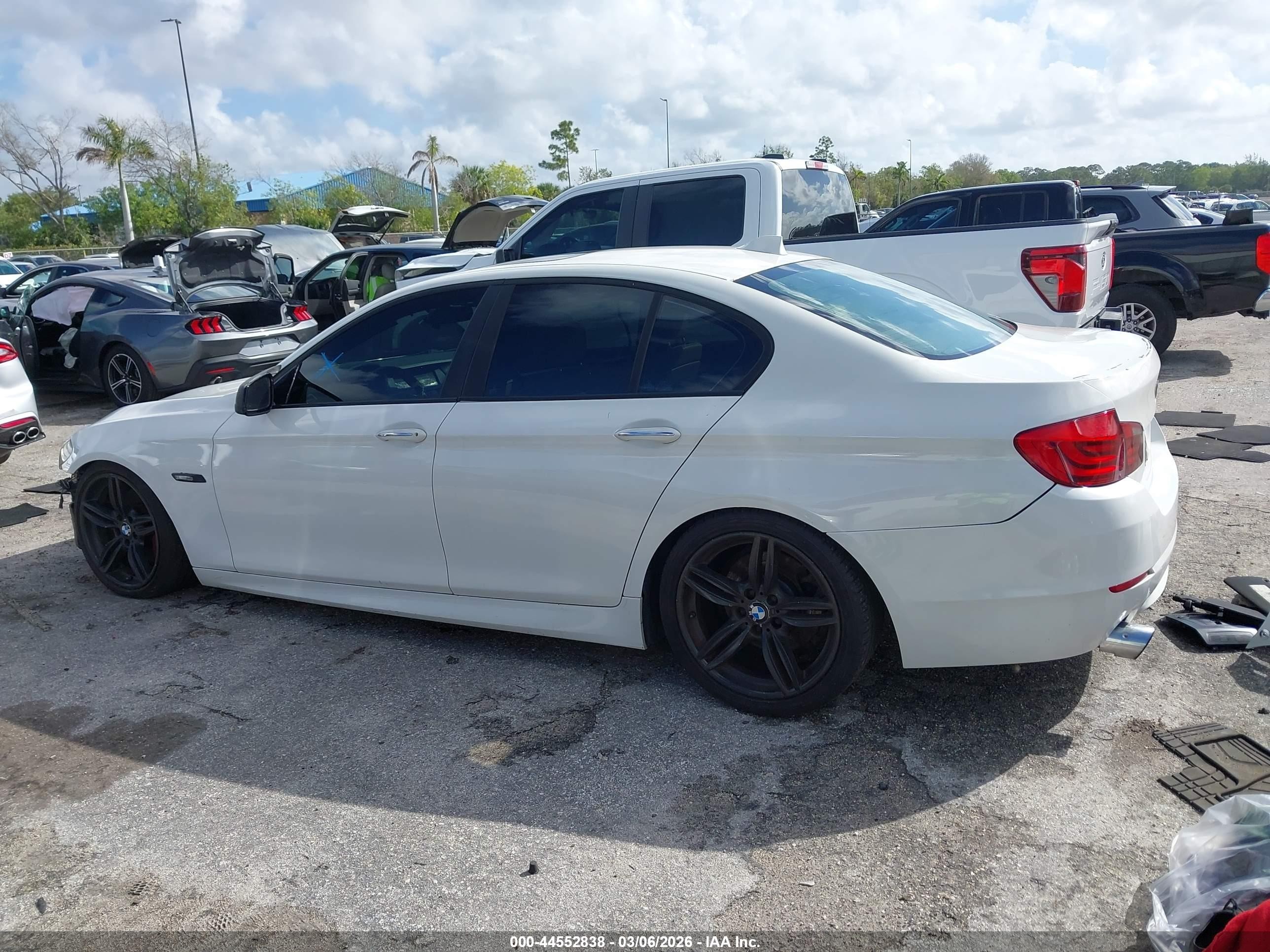 2013 Bmw 535i   White vin: WBAFR7C5XDC820376
