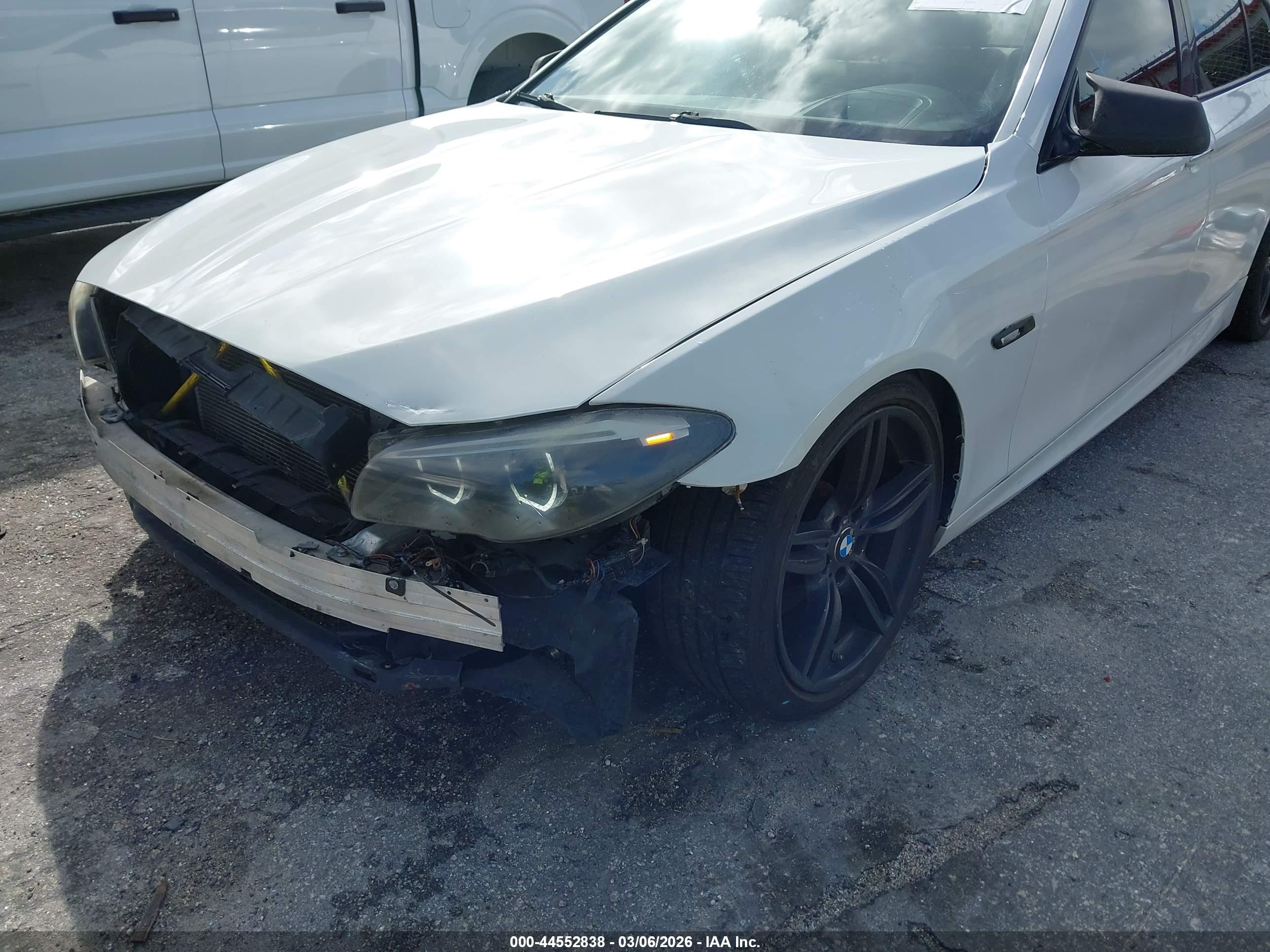 2013 Bmw 535i   White vin: WBAFR7C5XDC820376