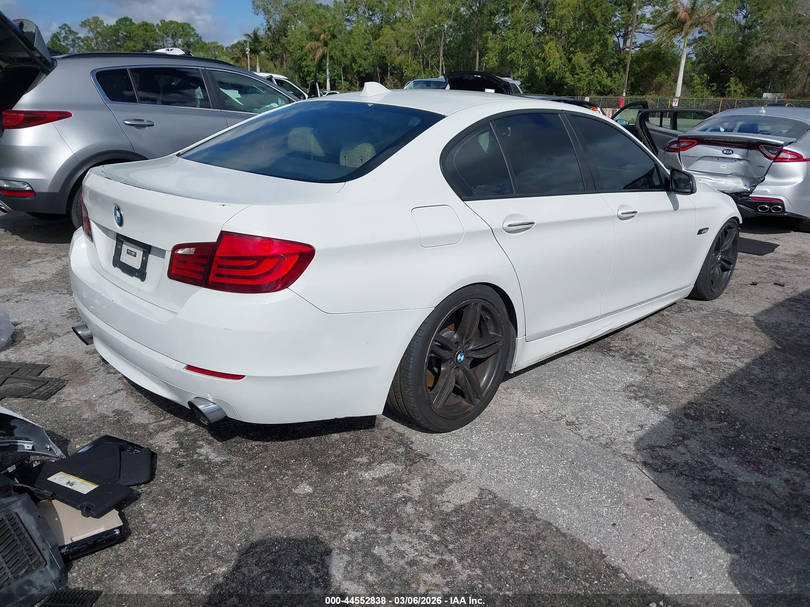 2013 Bmw 535i   White vin: WBAFR7C5XDC820376