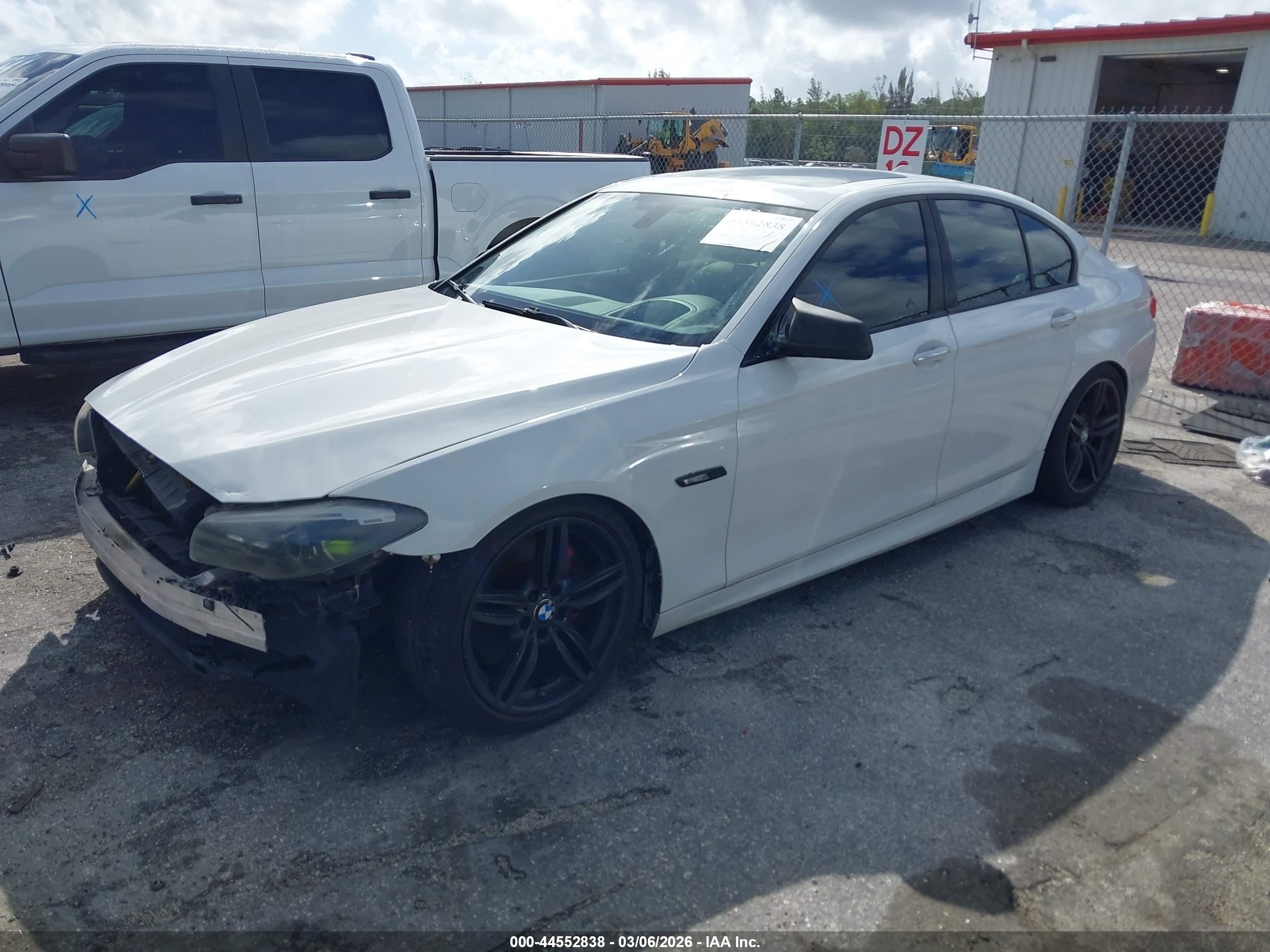 2013 Bmw 535i   White vin: WBAFR7C5XDC820376