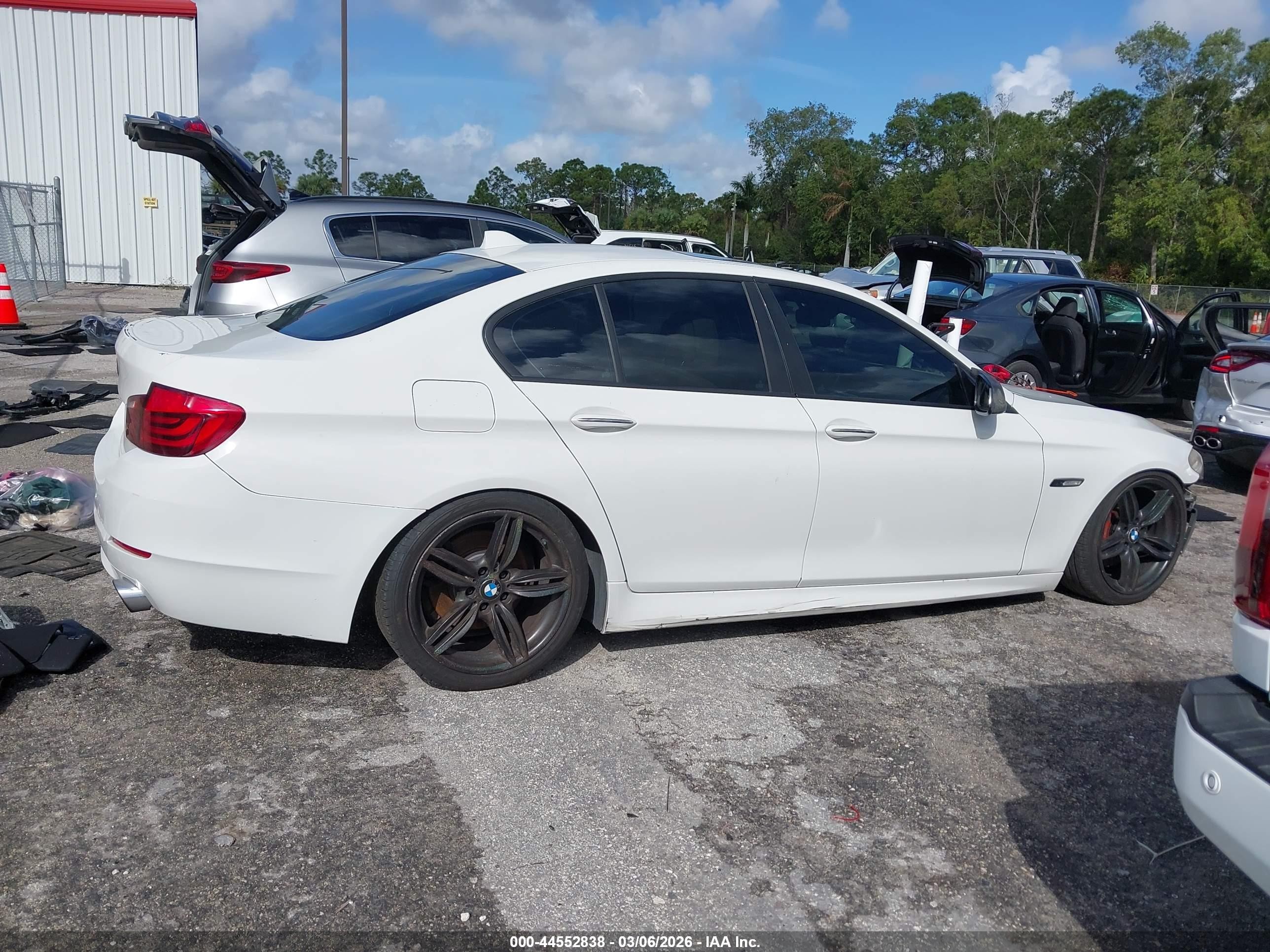 2013 Bmw 535i   White vin: WBAFR7C5XDC820376