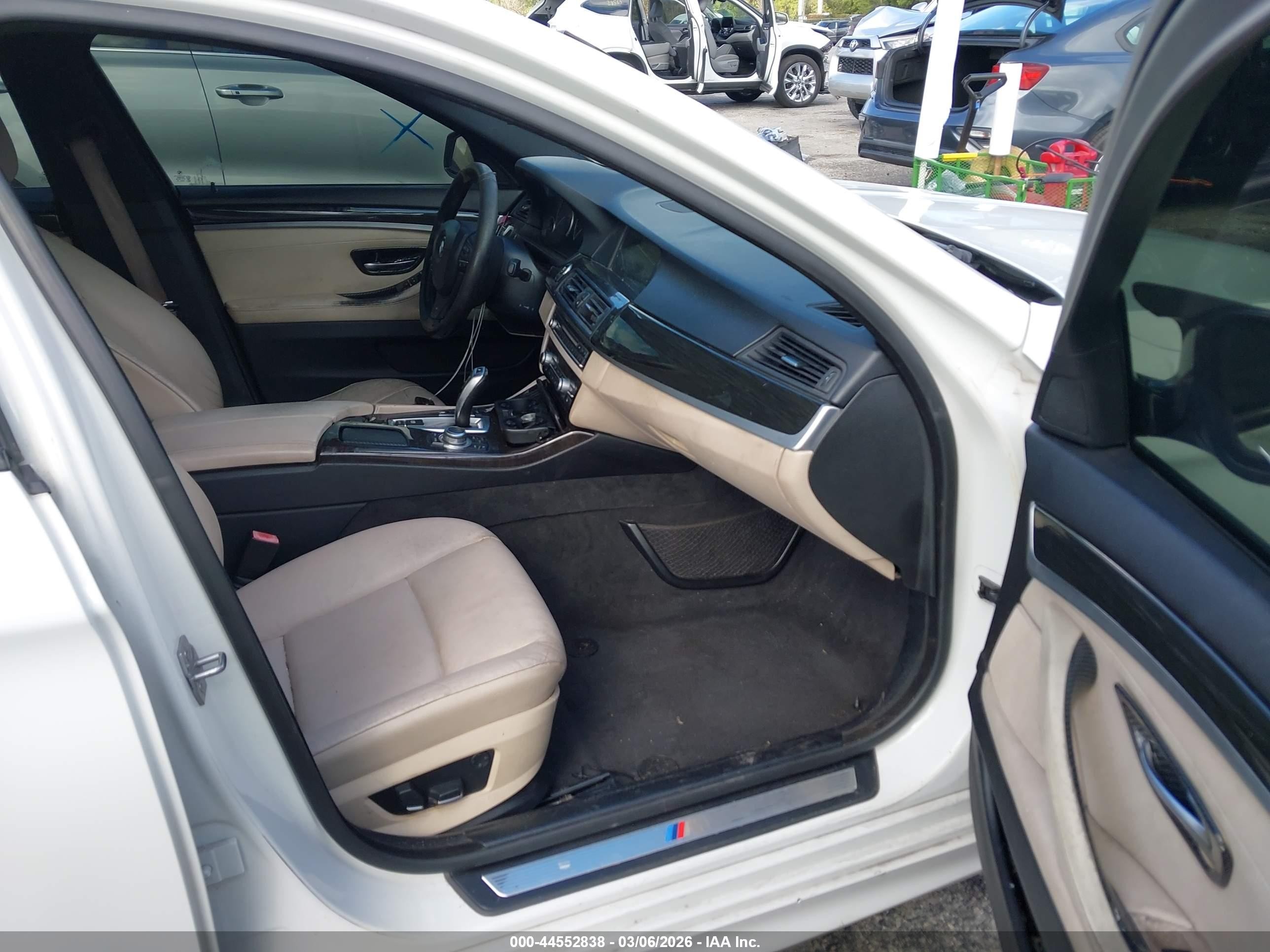 2013 Bmw 535i   White vin: WBAFR7C5XDC820376