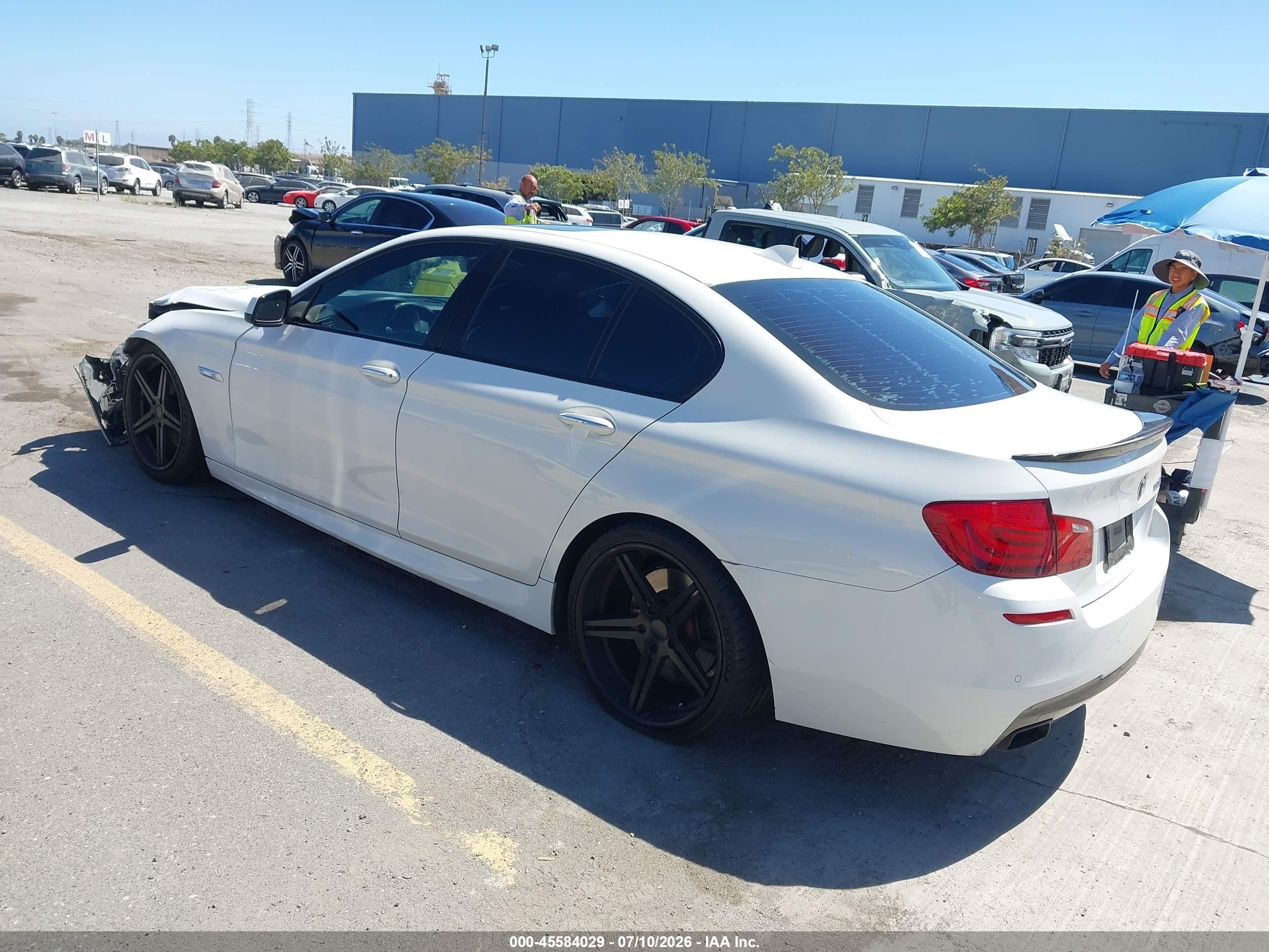 2011 Bmw 550i   Белый vin: WBAFR9C51BC757547