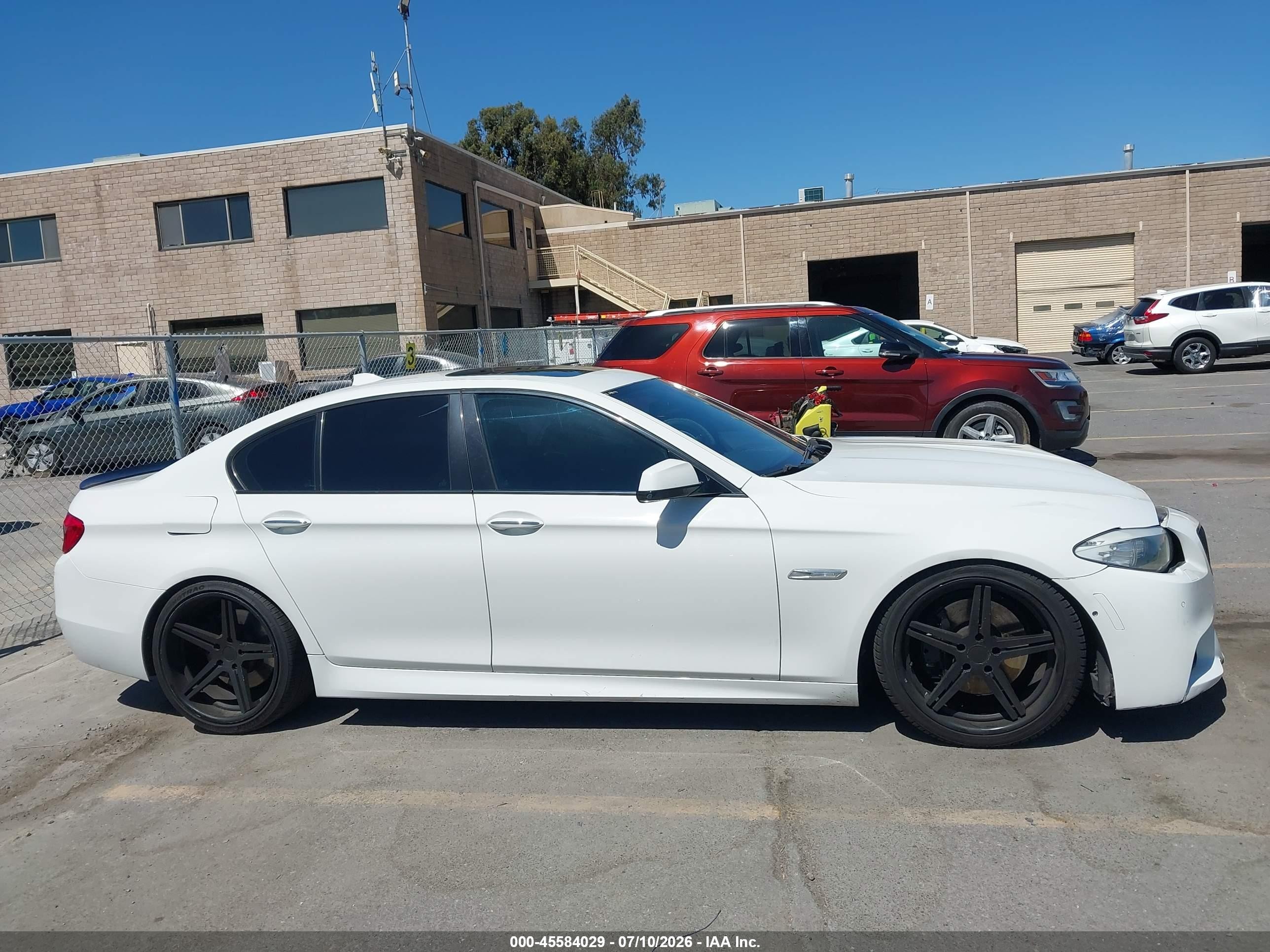 2011 Bmw 550i   Белый vin: WBAFR9C51BC757547