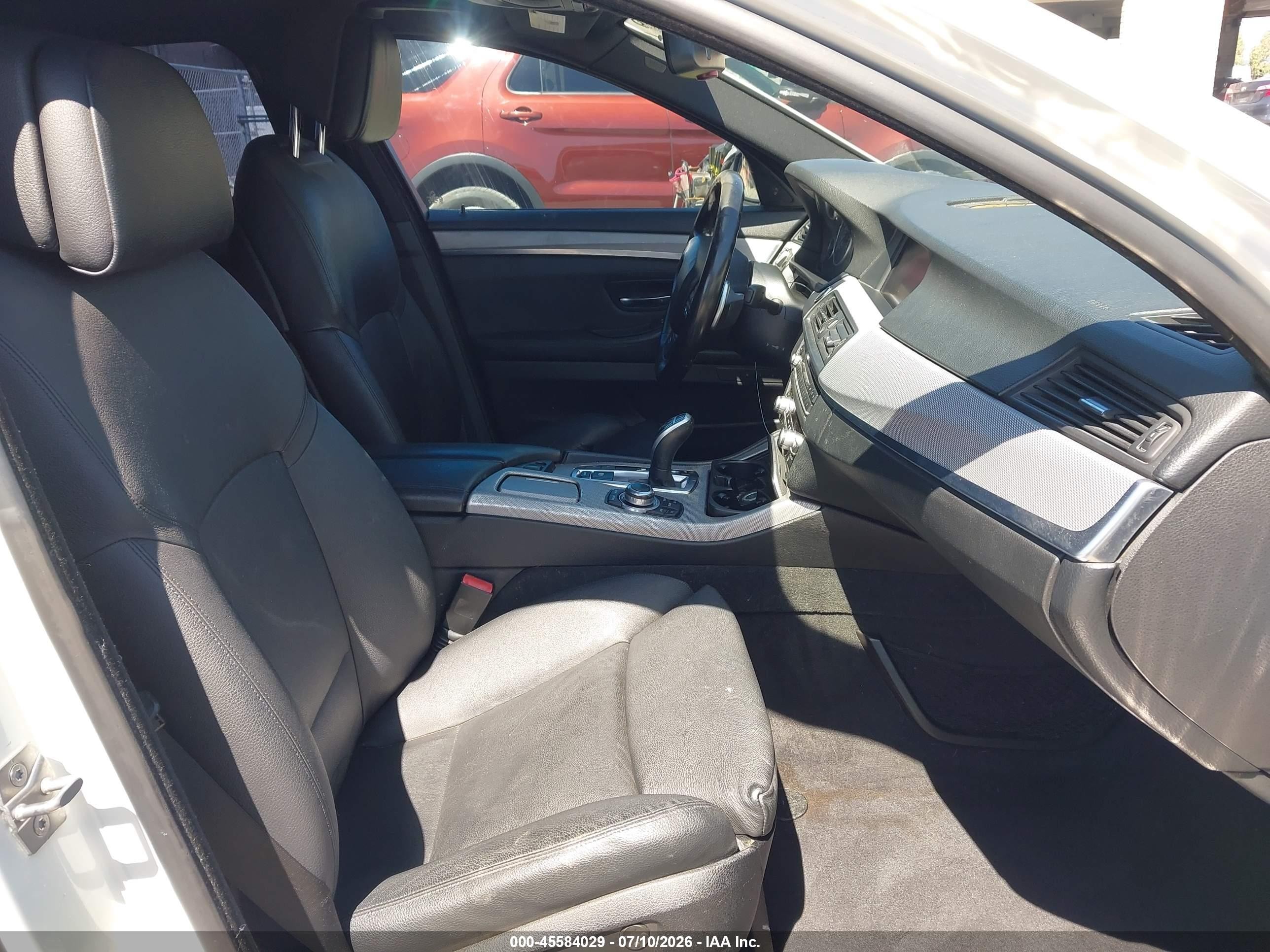 2011 Bmw 550i   Белый vin: WBAFR9C51BC757547