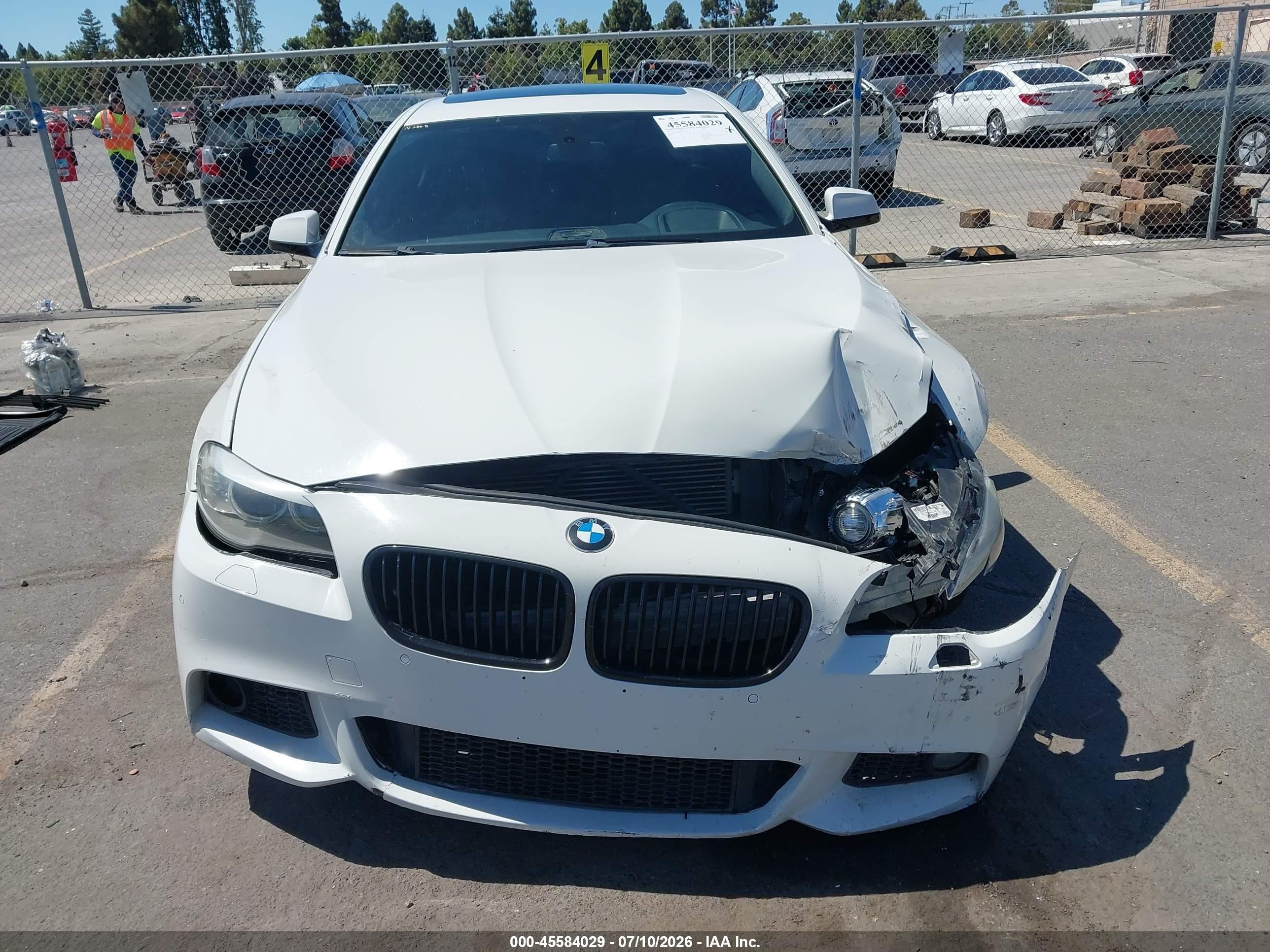 2011 Bmw 550i   Белый vin: WBAFR9C51BC757547