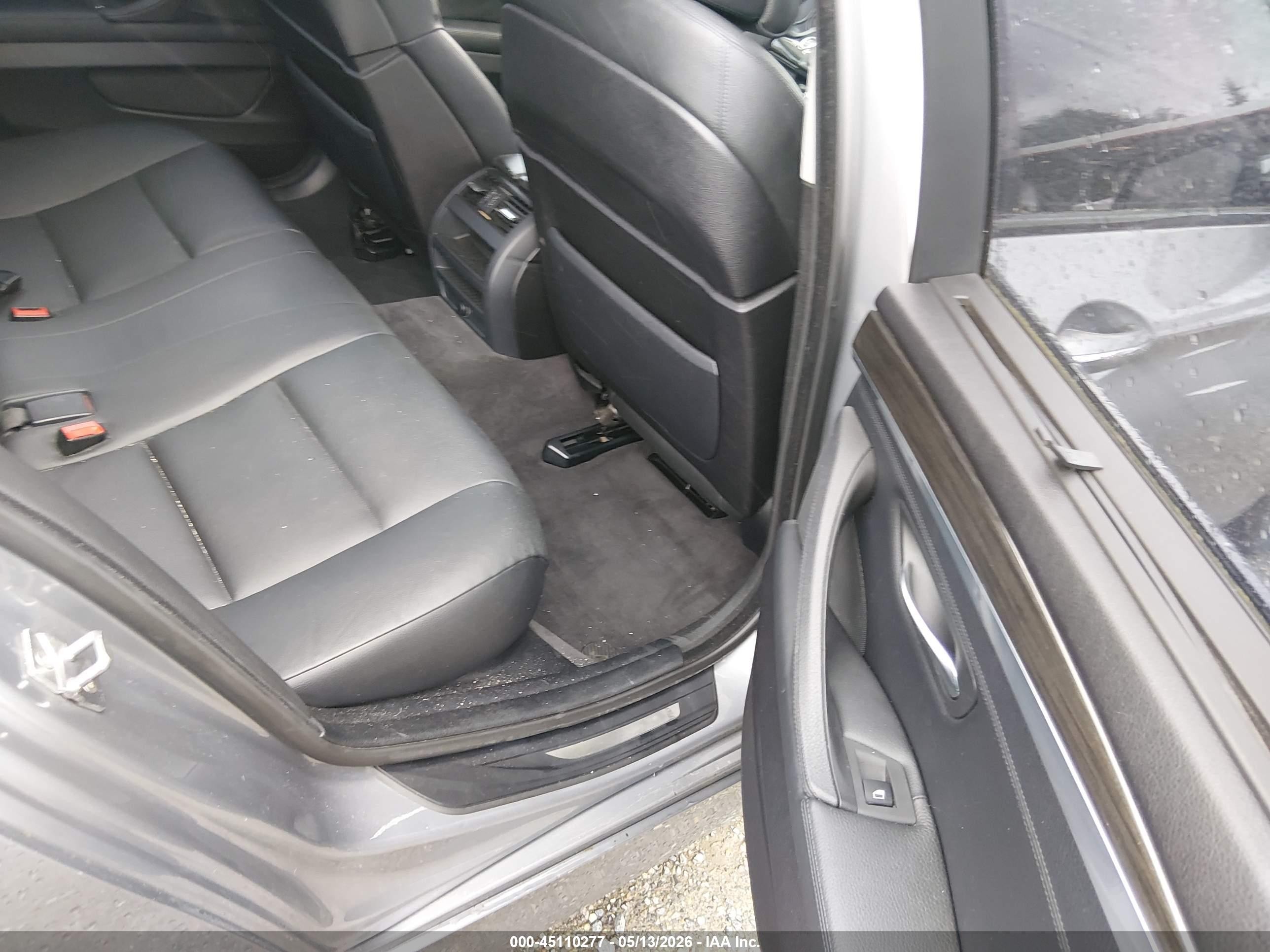 2011 Bmw 550i   Silver vin: WBAFR9C52BC599798