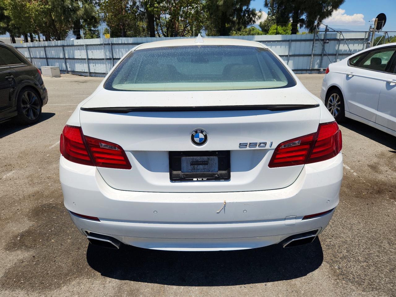 2011 Bmw 550 I White vin: WBAFR9C52BC618267