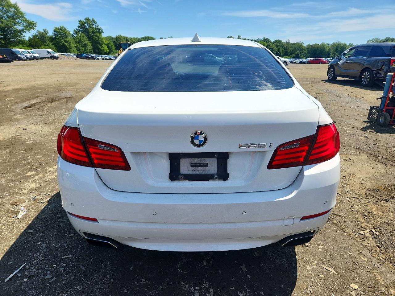 2011 Bmw 550 I White vin: WBAFR9C52BC758710