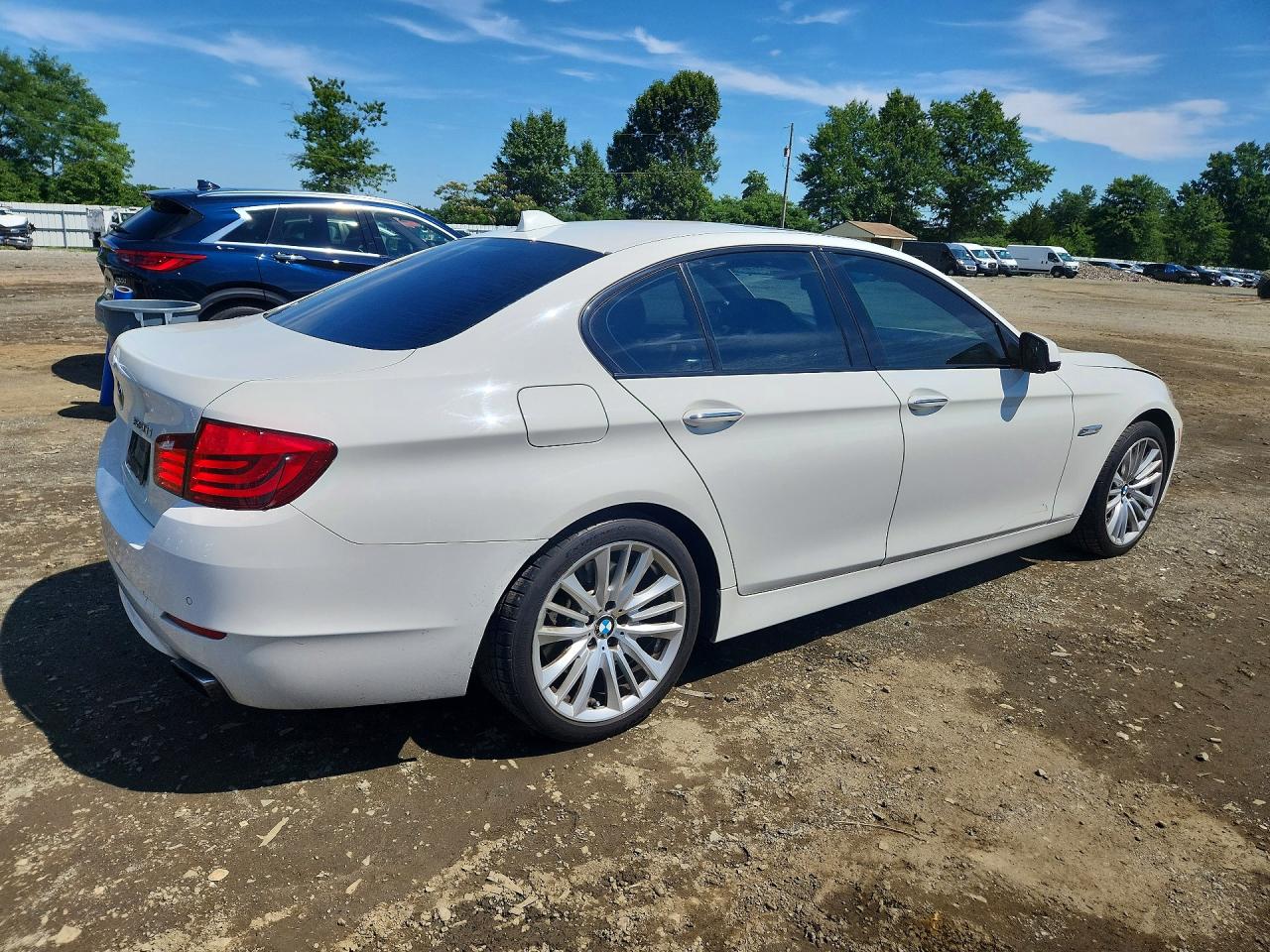 2011 Bmw 550 I White vin: WBAFR9C52BC758710