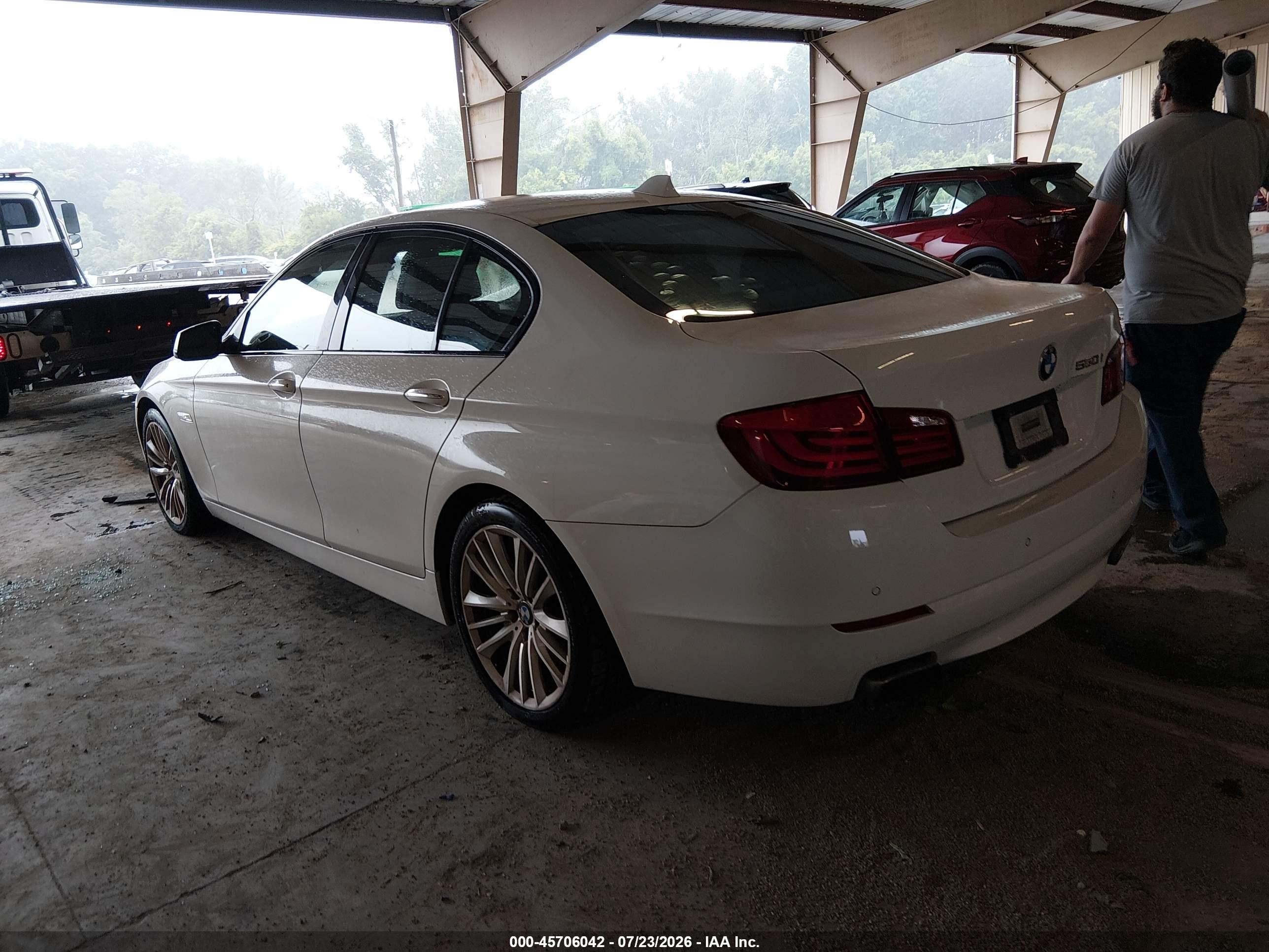 2011 Bmw 550i   White vin: WBAFR9C54BC617847