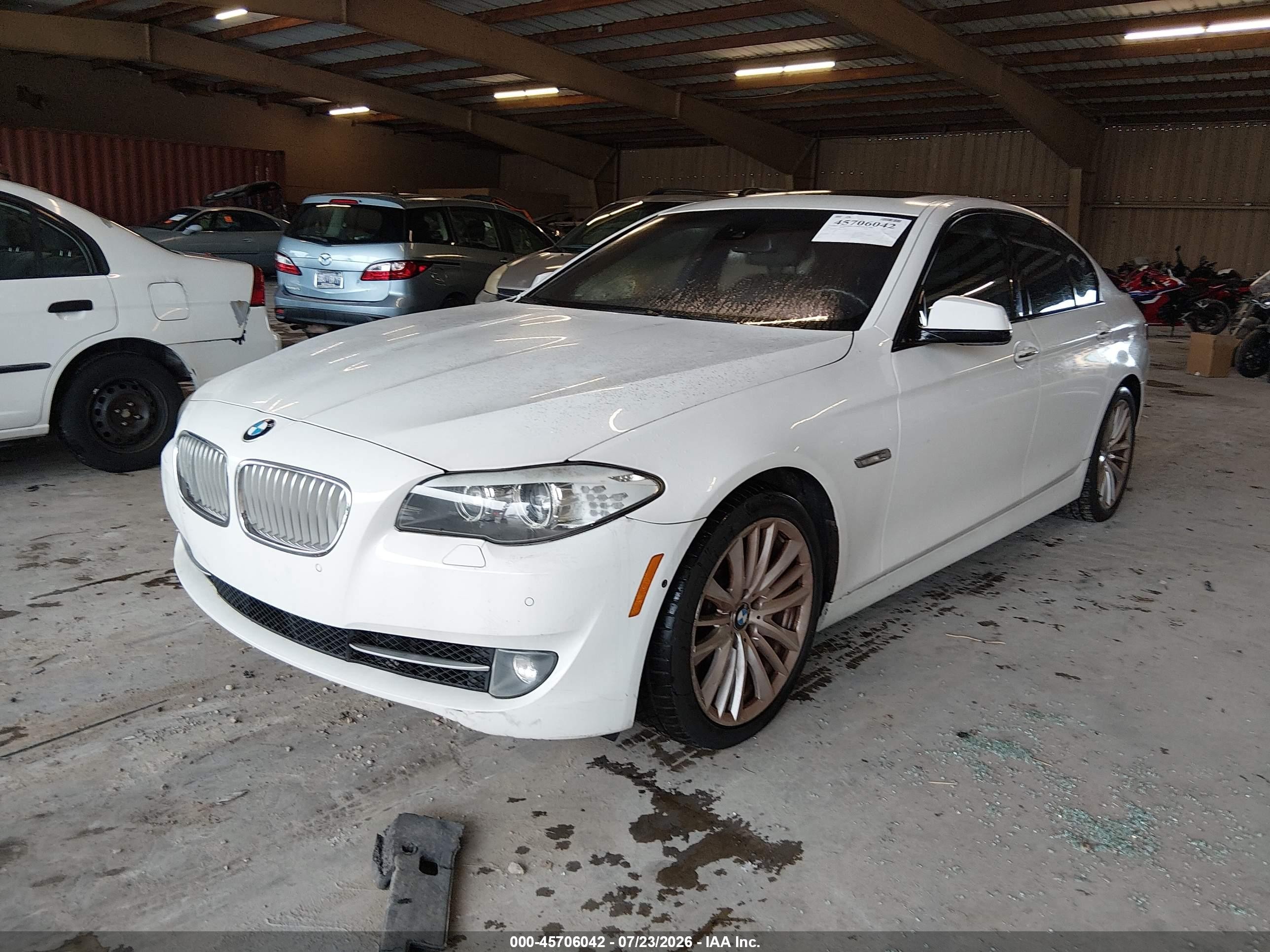 2011 Bmw 550i   White vin: WBAFR9C54BC617847