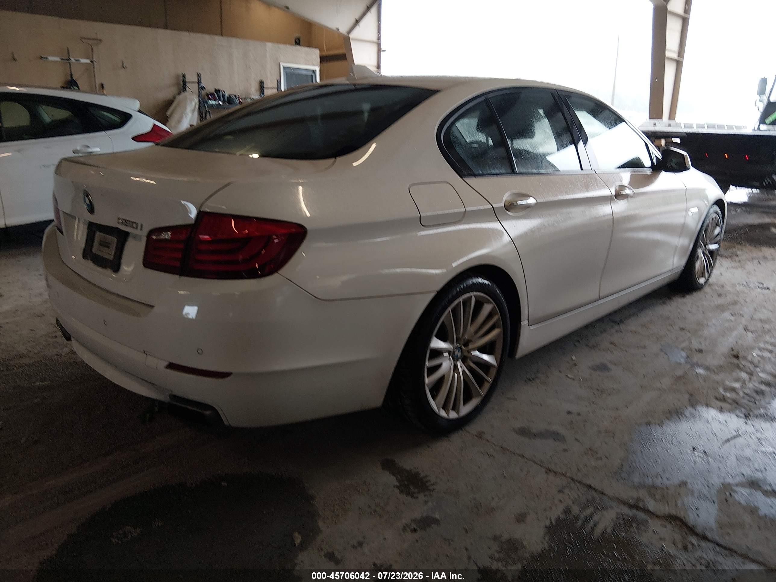 2011 Bmw 550i   White vin: WBAFR9C54BC617847