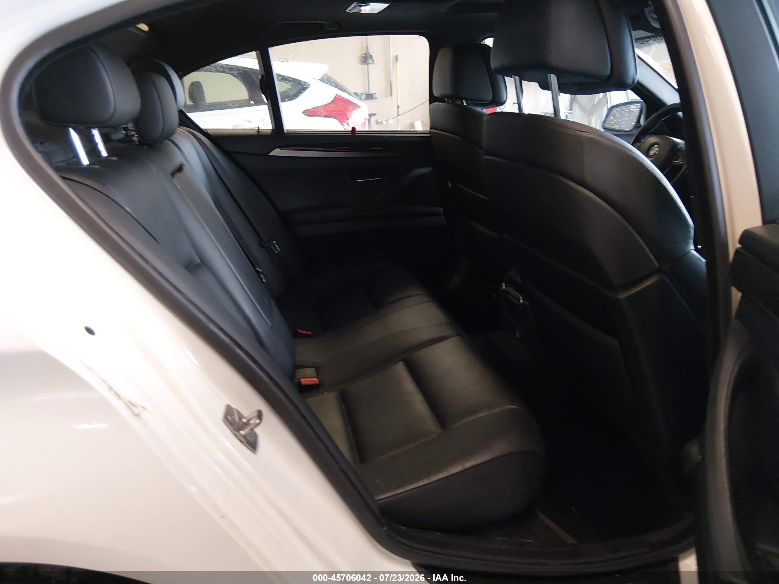 2011 Bmw 550i   White vin: WBAFR9C54BC617847