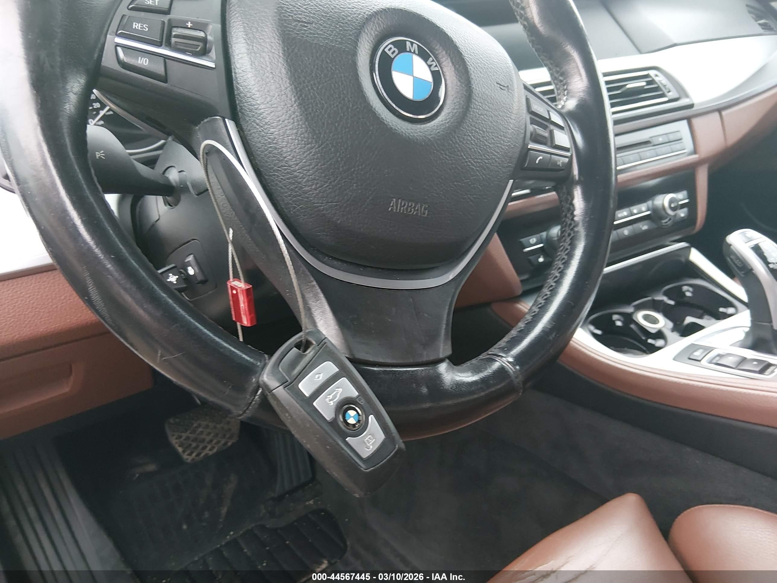 2011 Bmw 535i Xdrive White vin: WBAFU7C50BC777548