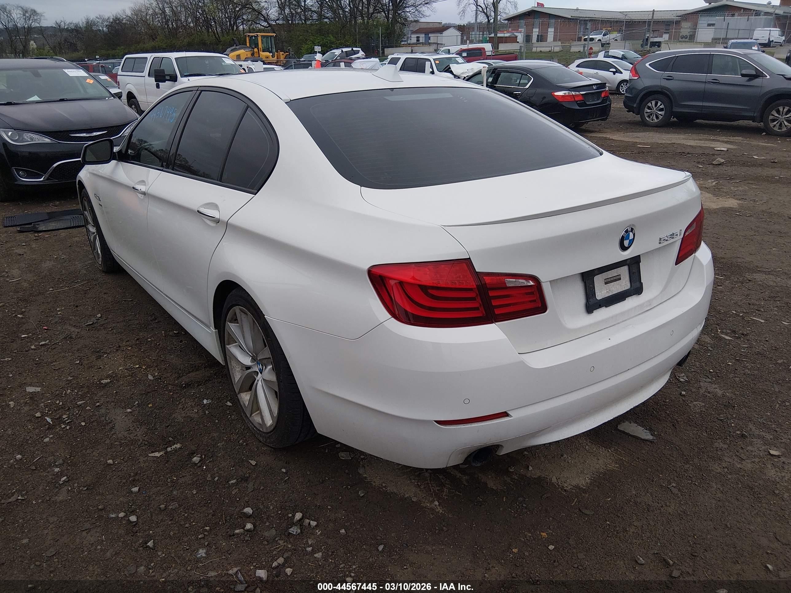 2011 Bmw 535i Xdrive White vin: WBAFU7C50BC777548