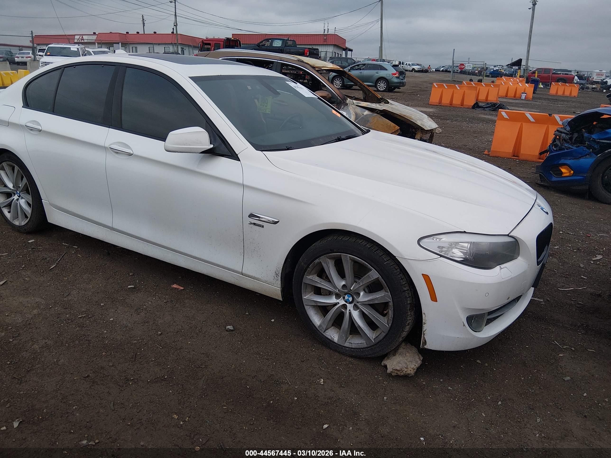 2011 Bmw 535i Xdrive White vin: WBAFU7C50BC777548