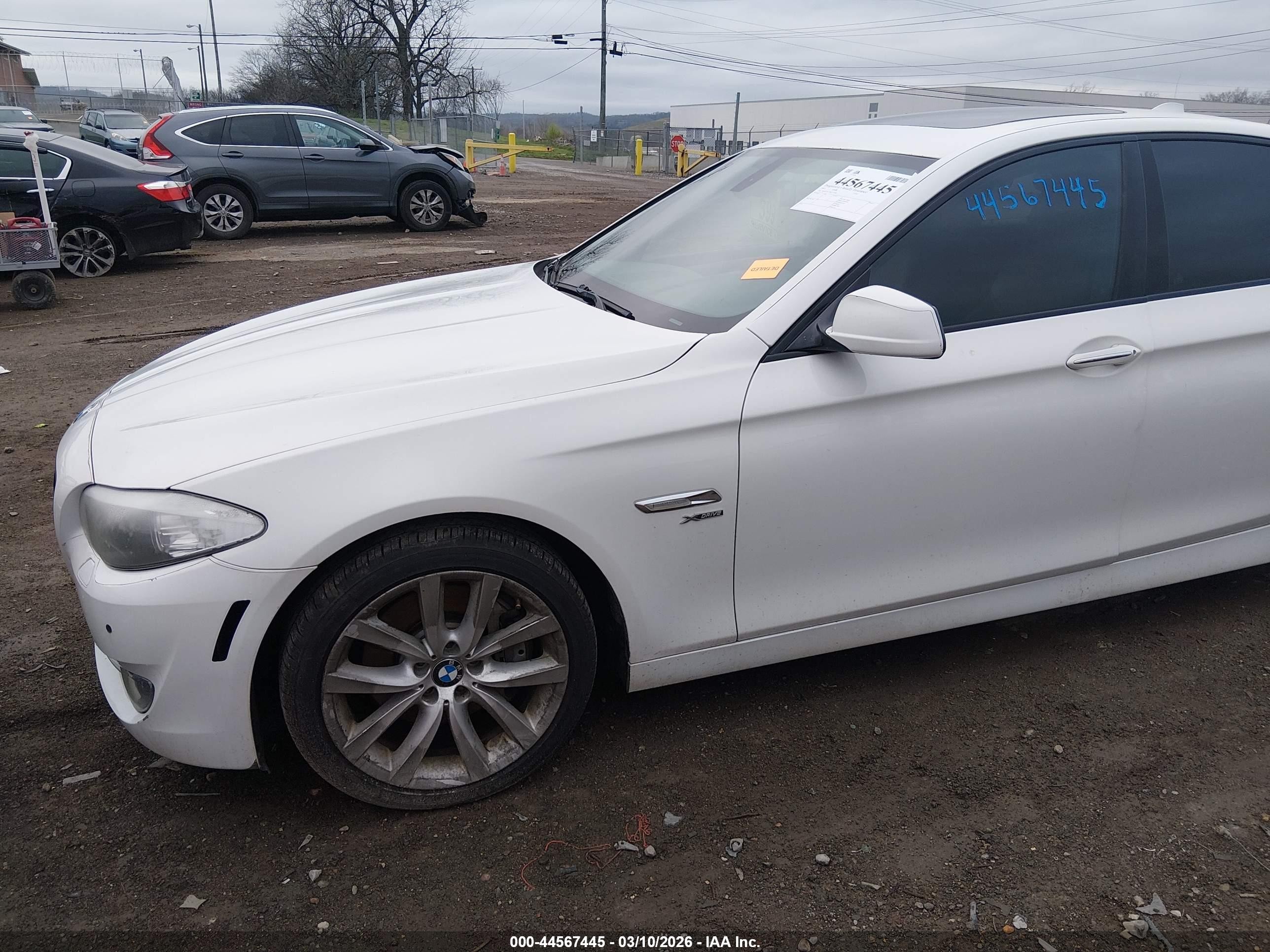 2011 Bmw 535i Xdrive White vin: WBAFU7C50BC777548