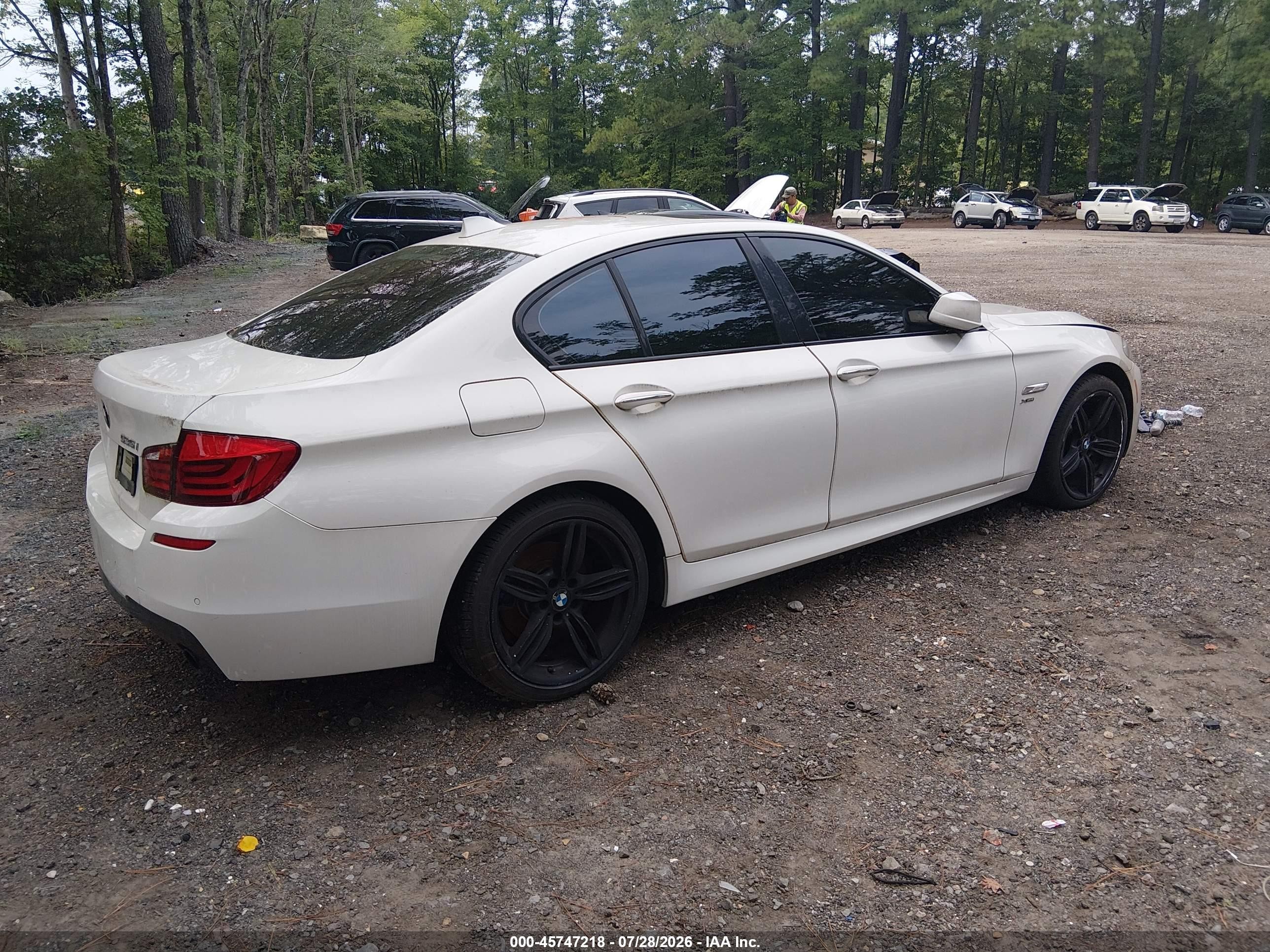 2011 Bmw 535i Xdrive Белый vin: WBAFU7C50BC779431