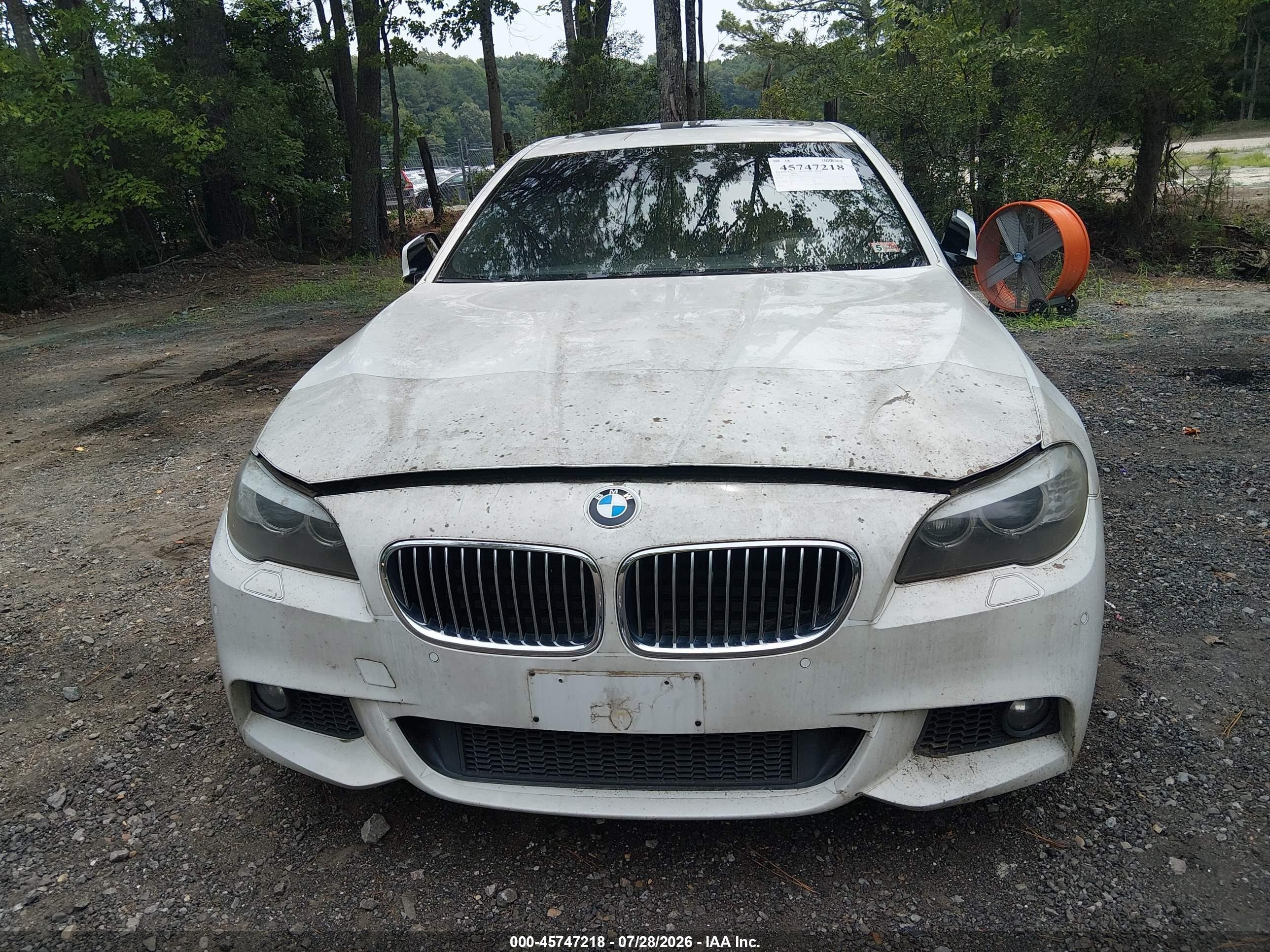 2011 Bmw 535i Xdrive Белый vin: WBAFU7C50BC779431