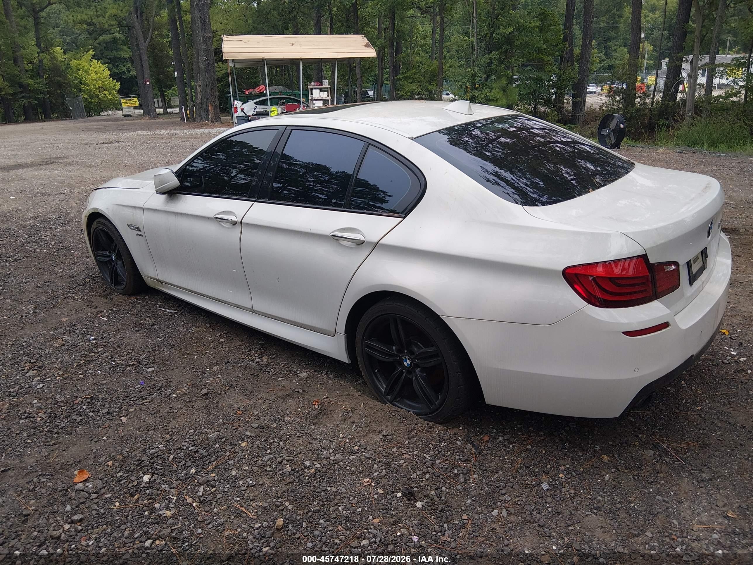 2011 Bmw 535i Xdrive Белый vin: WBAFU7C50BC779431